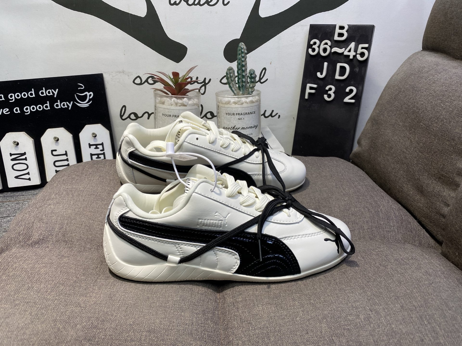 💰85真标半码
Rosé x PUMA彪马 Speedcat 薄底赛车德训 舒适百搭生活休闲鞋