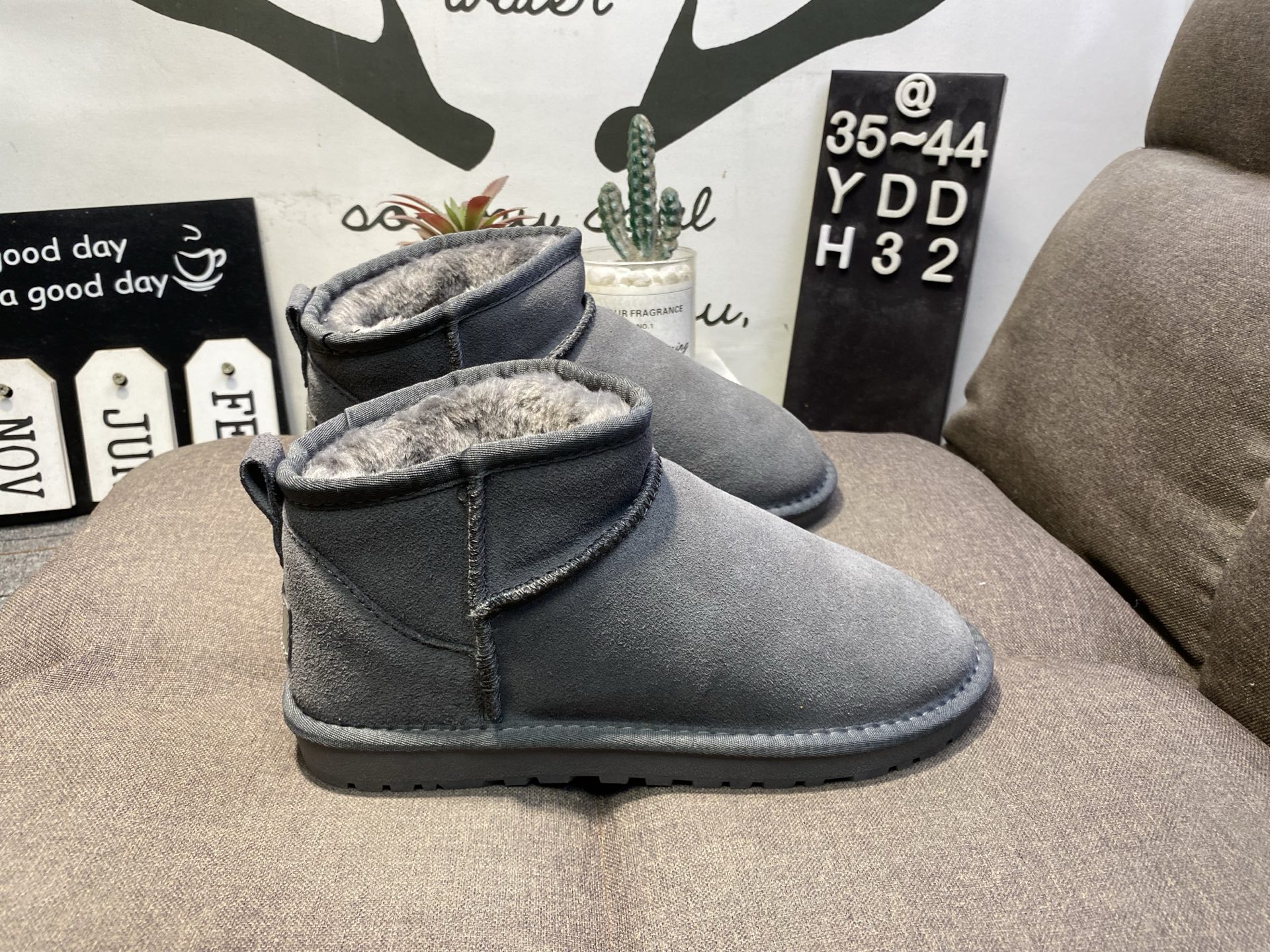 100💰
UGG雪地靴女冬2025新款厚底塔茨勒短靴毛拖鞋YDDH32