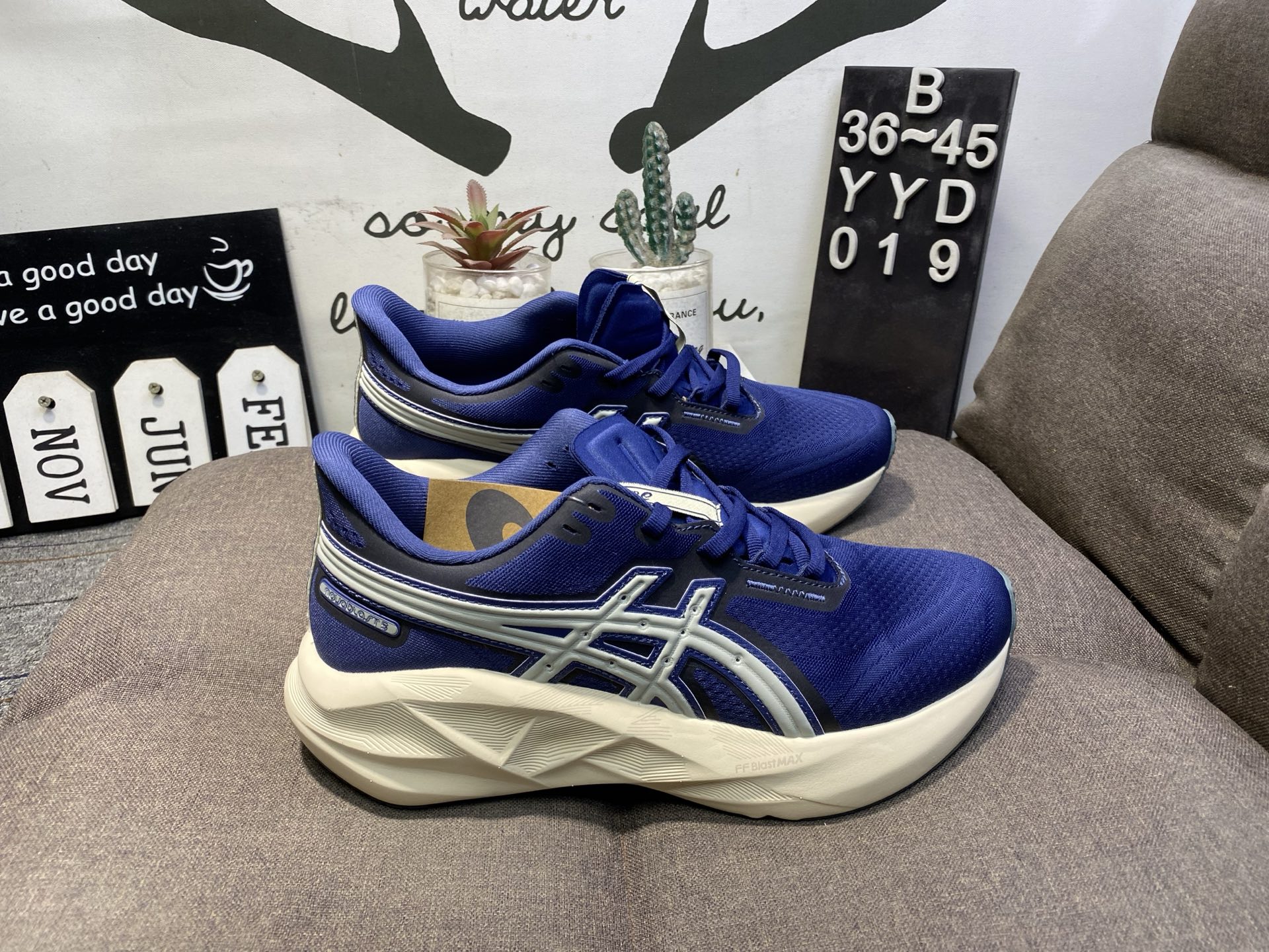 110💰真标半码
Asics/亚瑟士NOVABLAST 5 缓震耐磨运动轻便舒适跑步鞋YYD019