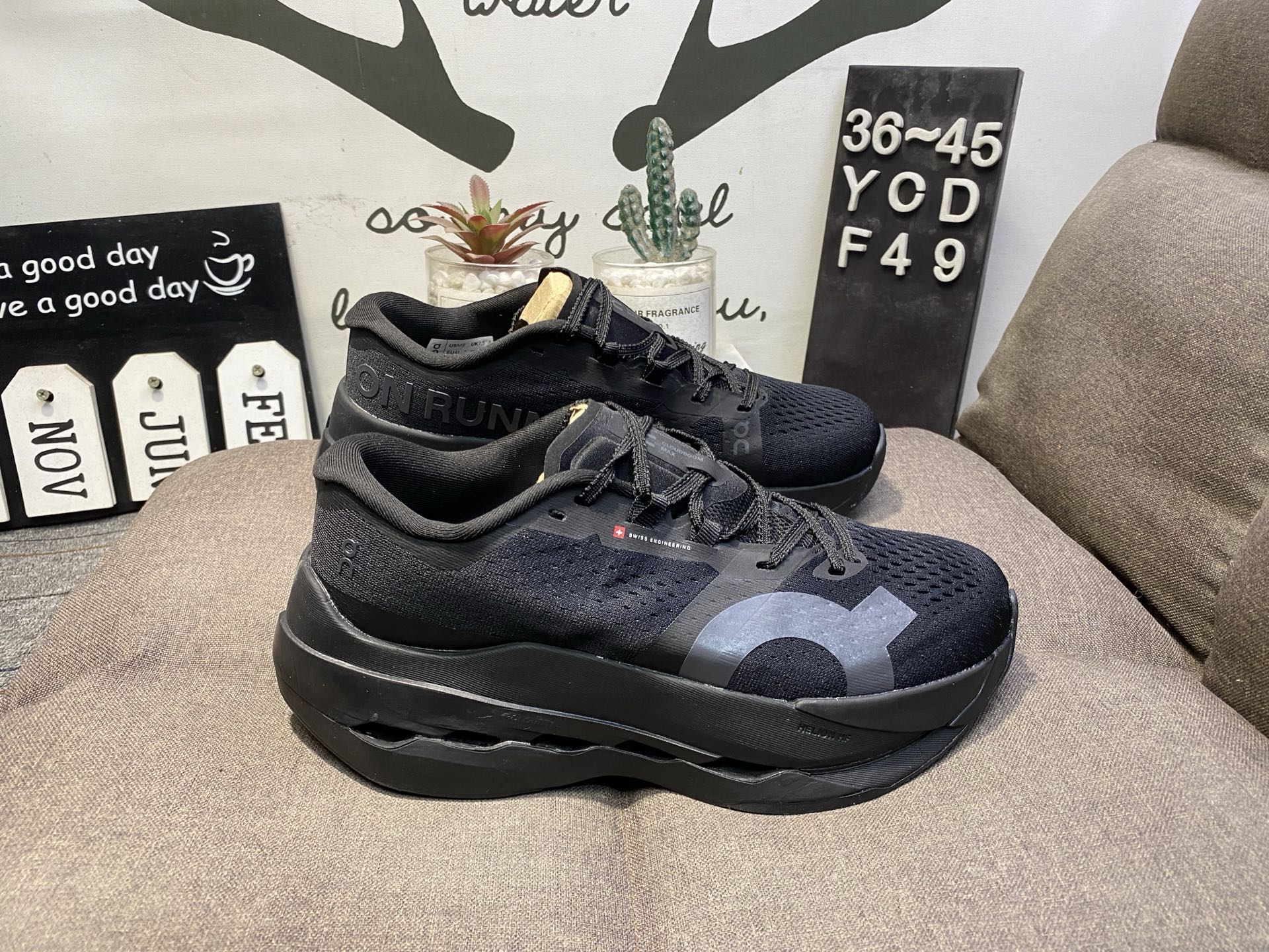 140💰
On Cloudboom MAX 昂跑轻质长跑运动跑步鞋YCDF49