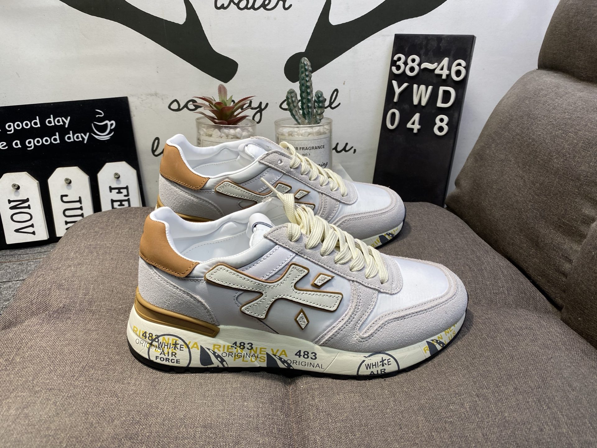 🈴160💰
PREMIATA2025年新款复古反绒皮奢侈米字舒适休闲运动木字鞋YLD048