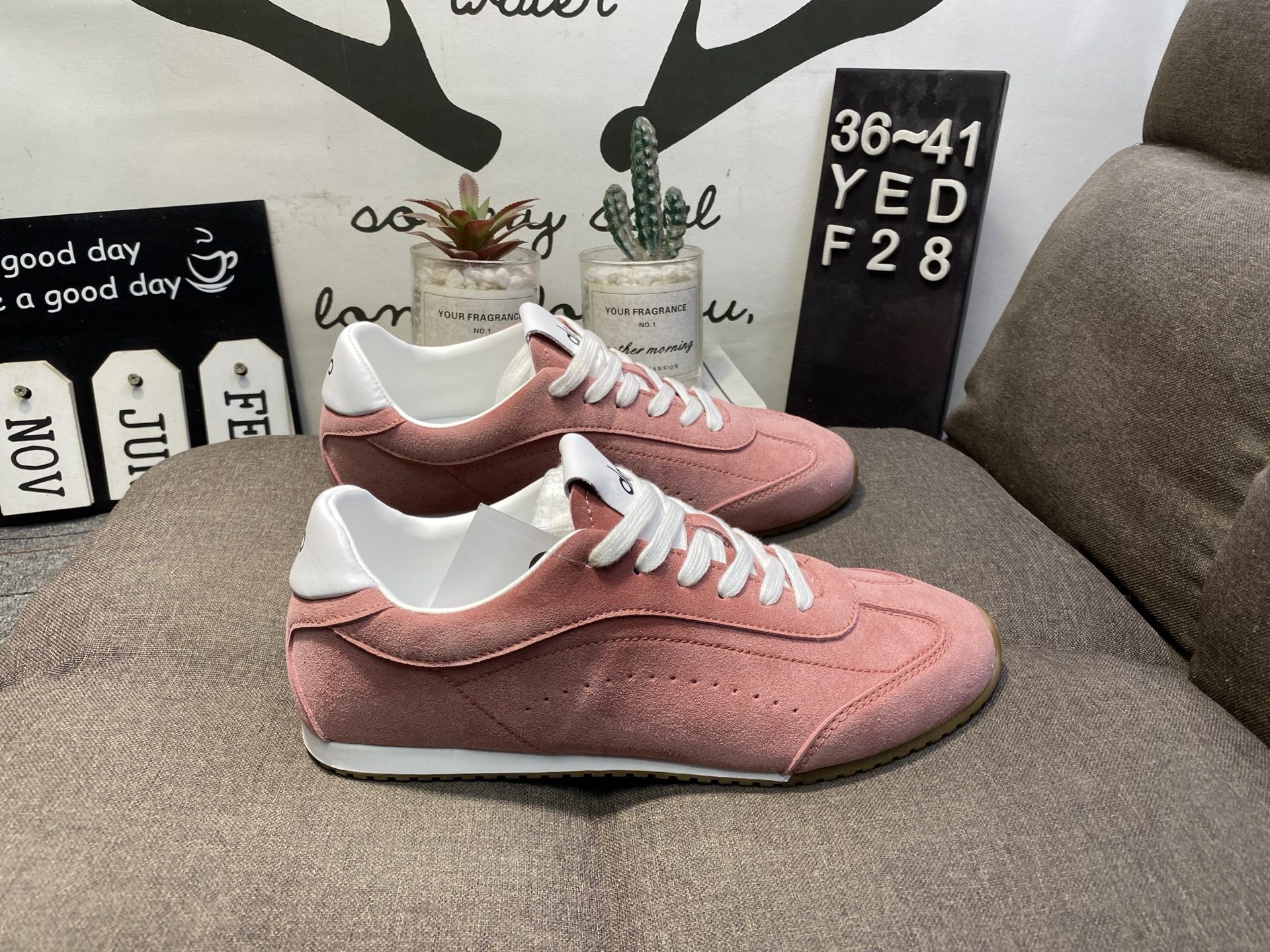 🏴‍☠️ 【新品实拍】ALO YOGAALOSunset新款运动鞋绒面革低帮薄底休闲鞋 YEDF28