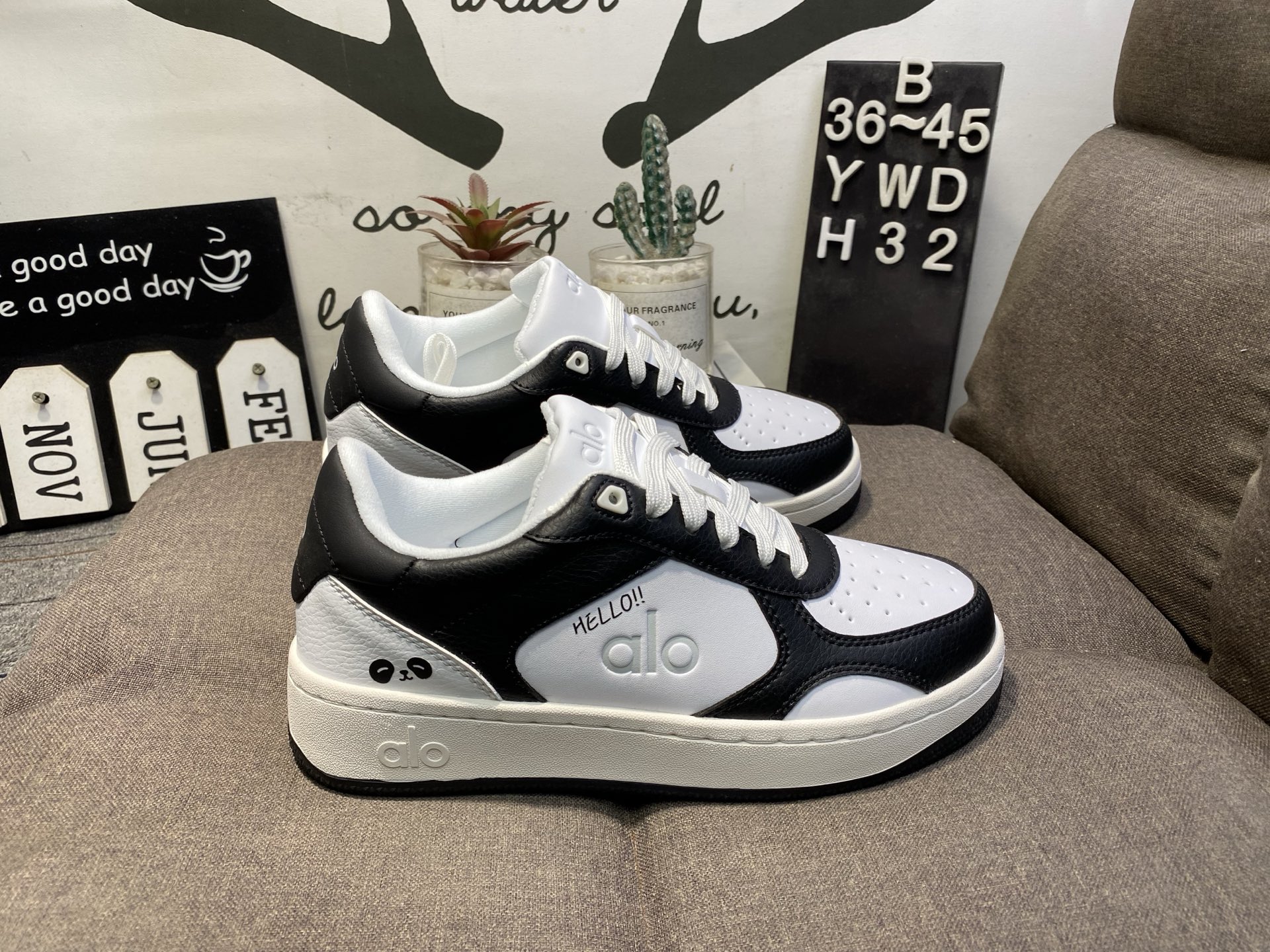 150💰真标半码
alo yoga Recover Mode 低帮休闲板鞋YWDH32