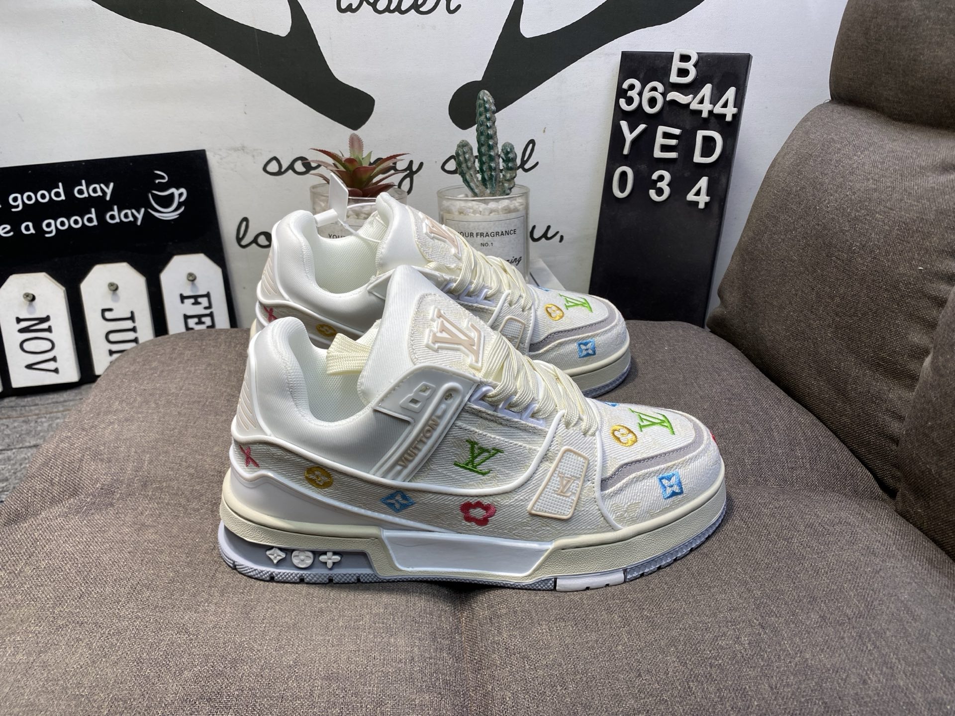 🈴120💰 全新LV路易威登 LV ARCH LIGHT SNEAKER 休闲运动文化百搭篮球板鞋 YED034