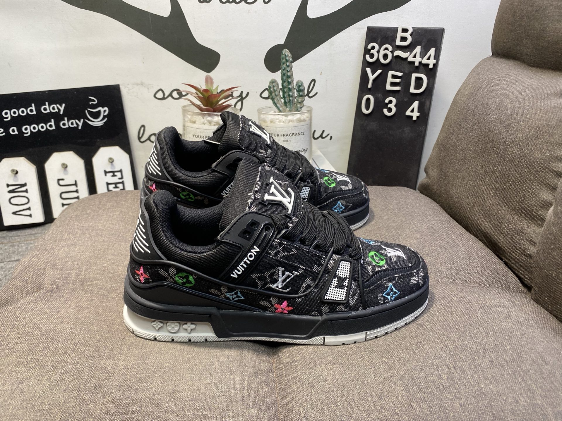 🈴120💰
全新LV路易威登 LV ARCH LIGHT SNEAKER 休闲运动文化百搭篮球板鞋
YED034