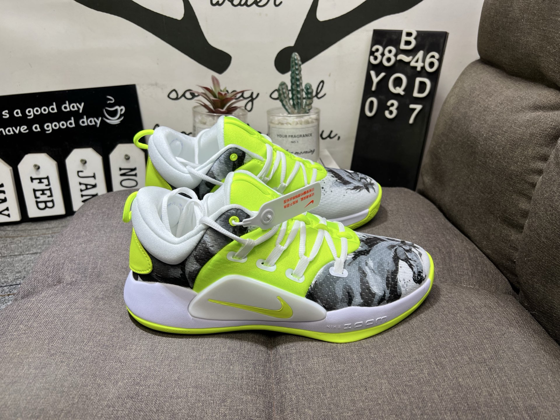 Alternative view of Sneakers 13444