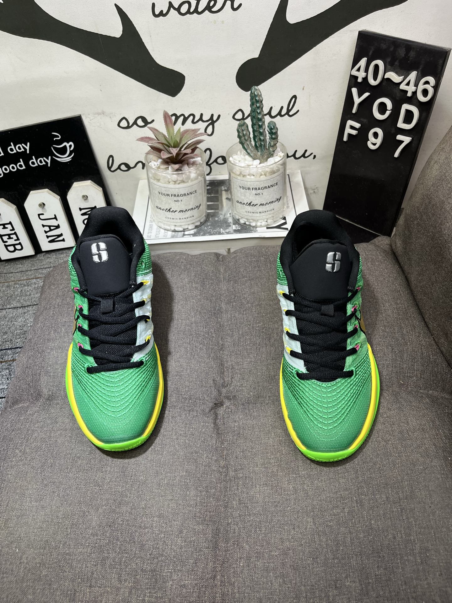 Alternative view of Sneakers 13451