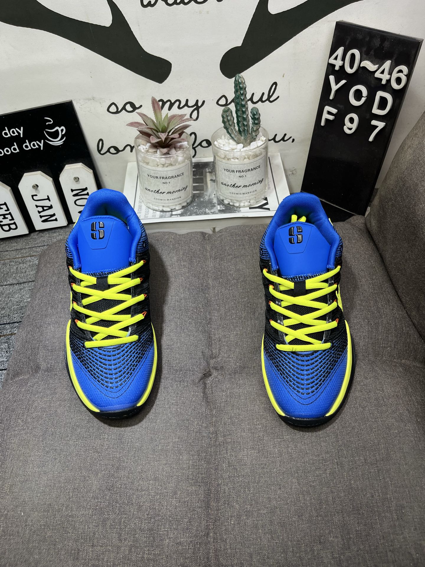 Alternative view of Sneakers 13449