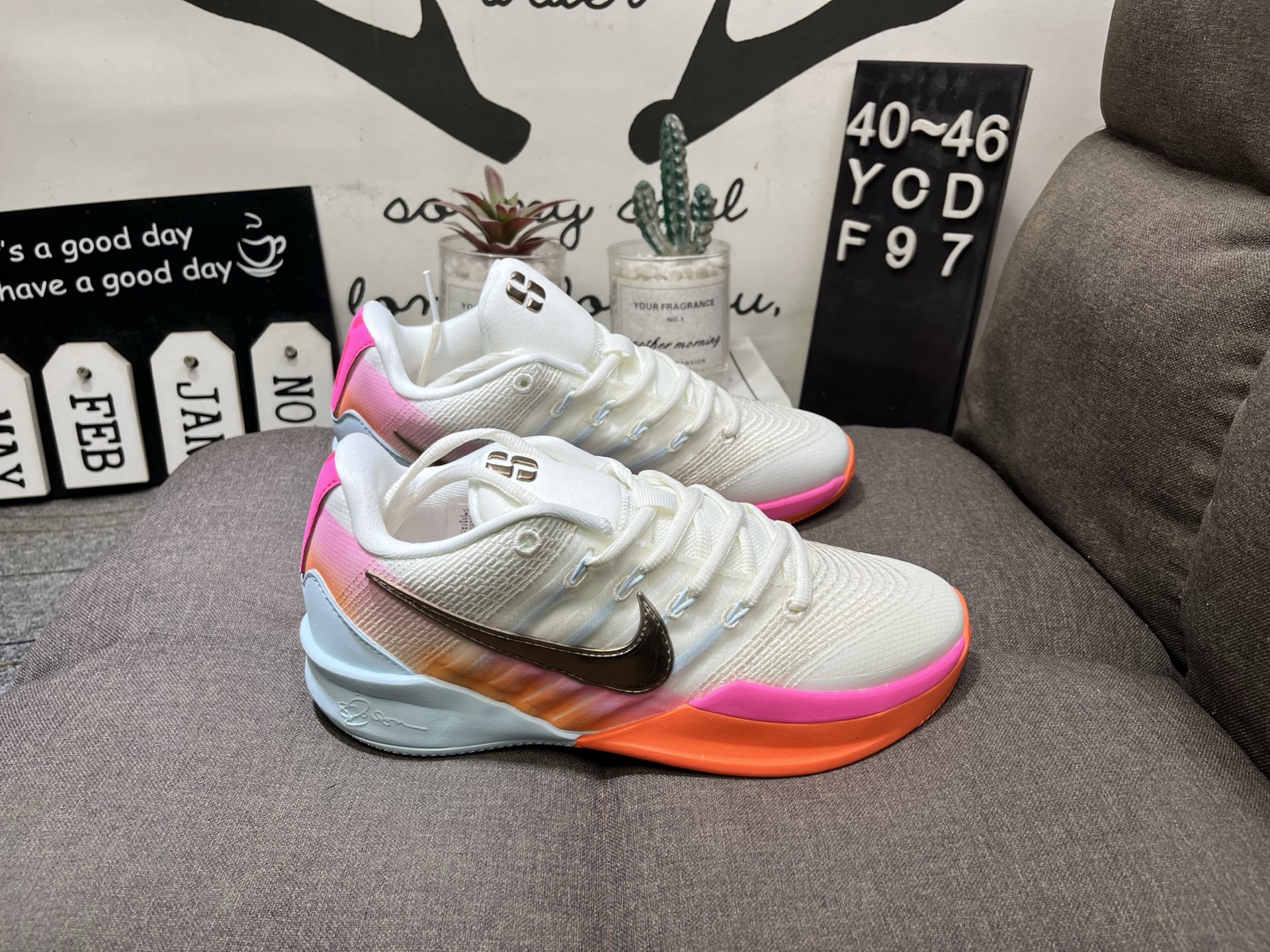 Alternative view of Sneakers 13445