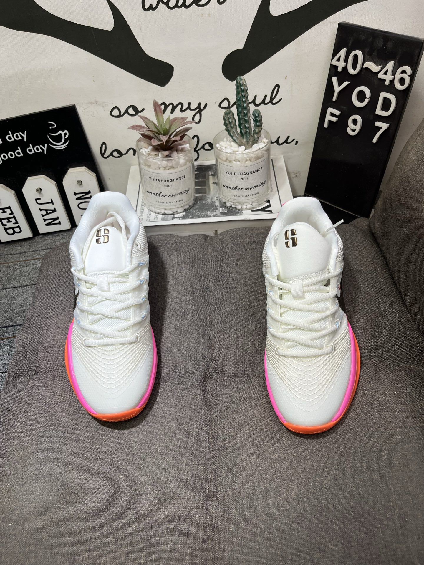 Alternative view of Sneakers 13447