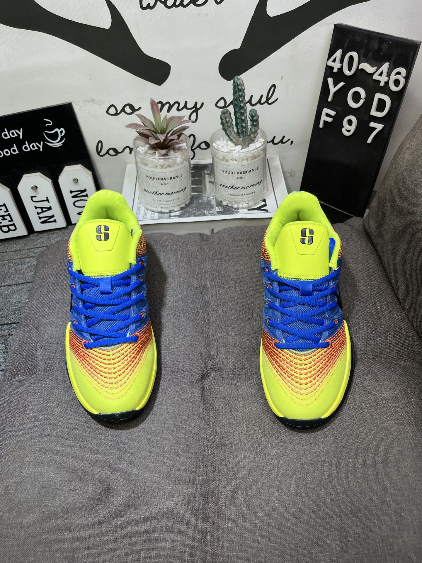 Alternative view of Sneakers 13446
