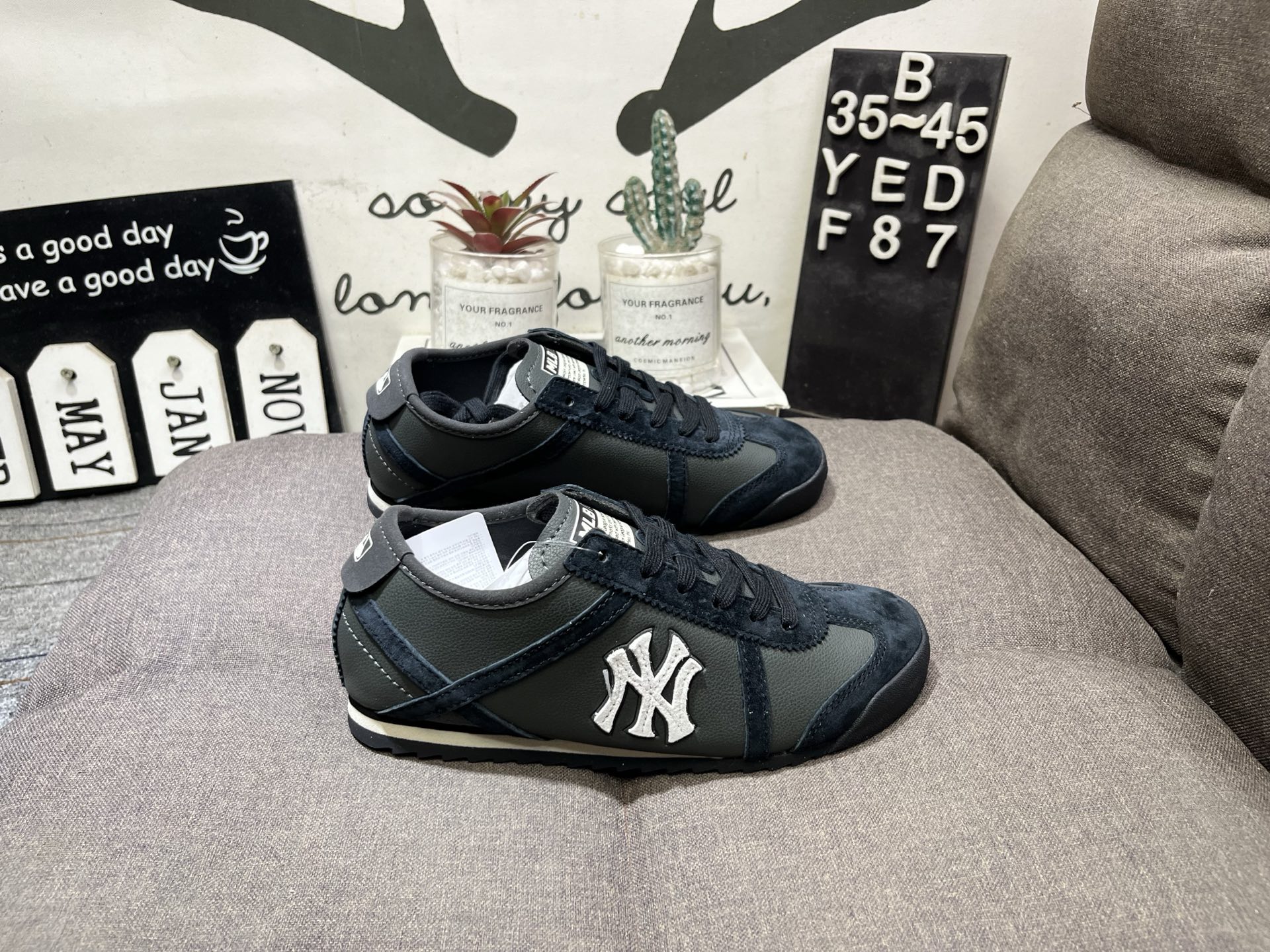 MLB男女休闲时尚舒适通勤复古百搭薄底鞋YEDF87