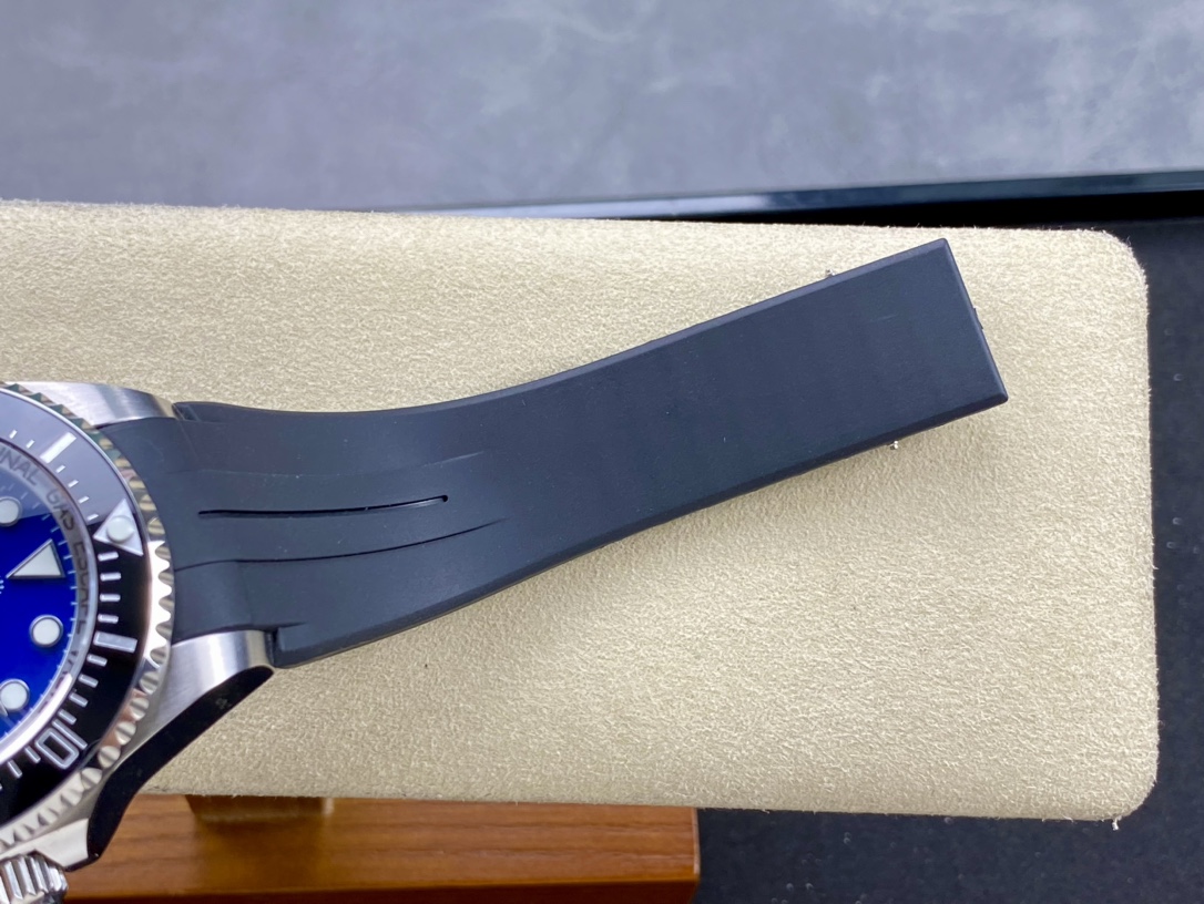 SK 労力士 SEA海使鬼王 44mm 男性用腕時計 - 高透過防刮ブルーサファイアガラス