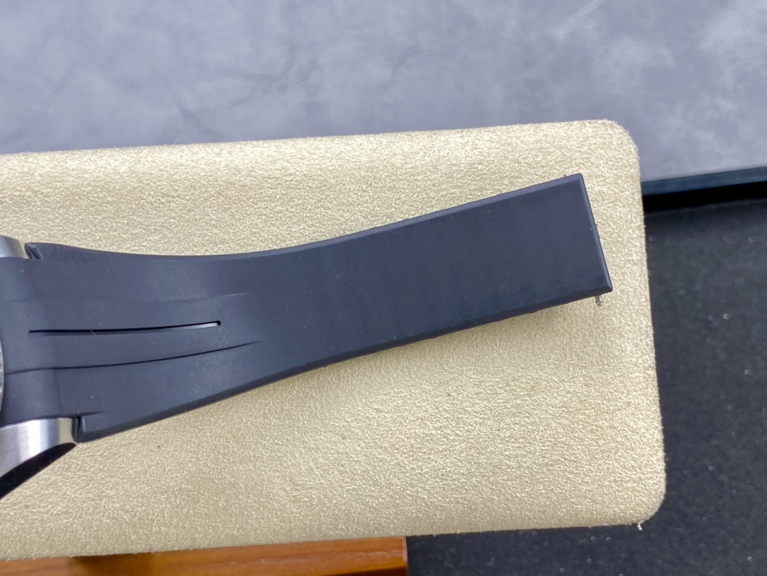 SK 労力士SEA海使鬼王 44mm 深潜型腕表 - 高透過防刮ブルーサファイアガラス