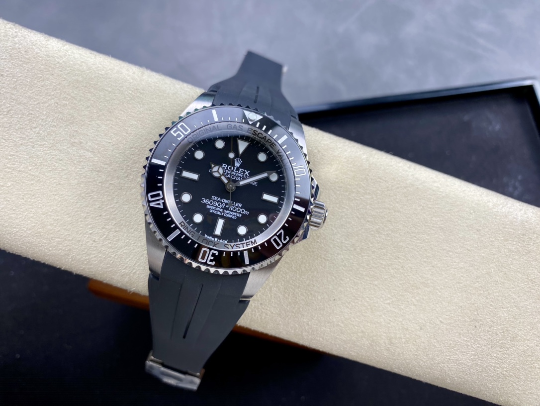 SK 労力士SEA海使鬼王 44mm 深潜型腕表 - 高透過防刮ブルーサファイアガラス