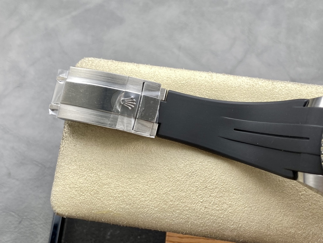 SK 労力士SEA海使鬼王 44mm 深潜型腕表 - 高透過防刮ブルーサファイアガラス