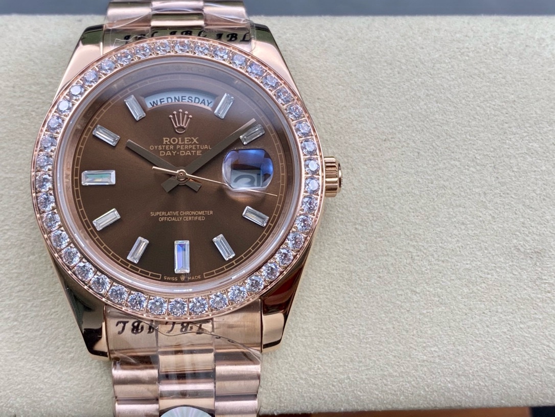 高級腕時計 40mm星期日志 双历 全钻刻度