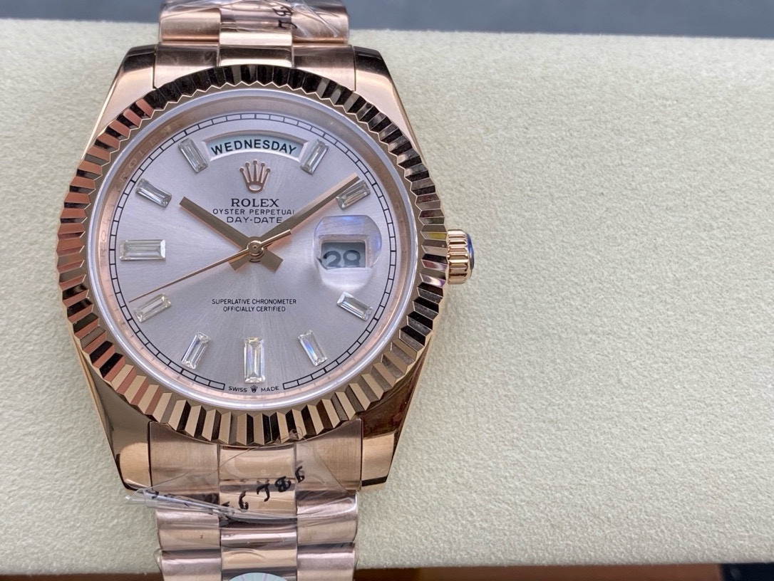 高級腕時計 40mm星期日志 双历 全钻刻度