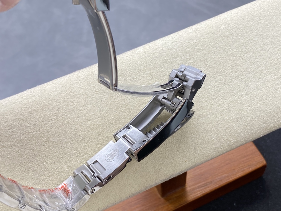 SK 労力士SEA海使鬼王 深潜型腕表 44mm メンズ