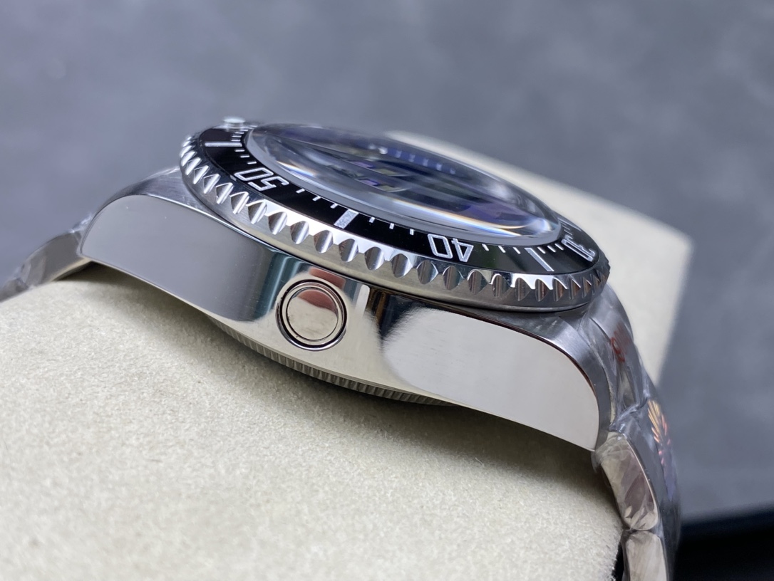 SK 労力士SEA海使鬼王 深潜型腕表 44mm メンズ