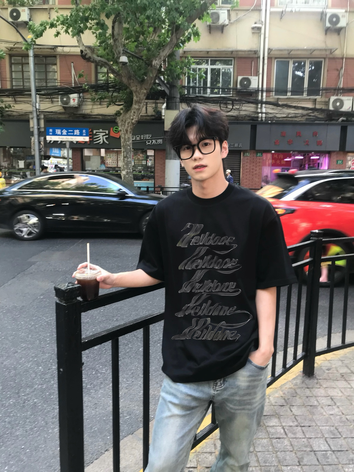 W186# WE11DONE 26SS官网同款做旧渐变手绘感弹幕LOGO印花短袖T恤 购入原版打版起样 高克重320可精梳棉纯棉面料 颜色：白色、黑色、灰色 码数：S、M、L