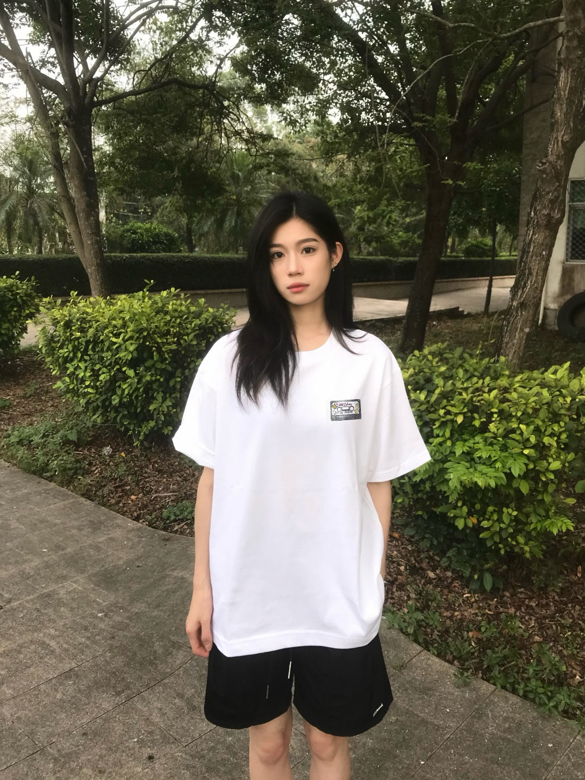 W187# WE11DONE 26SS官网同款马卡龙磁带手绘涂鸦印花短袖T恤 购入原版打版起样 重磅320克精梳棉面料 颜色：灰色、白色 码数：S、M、L