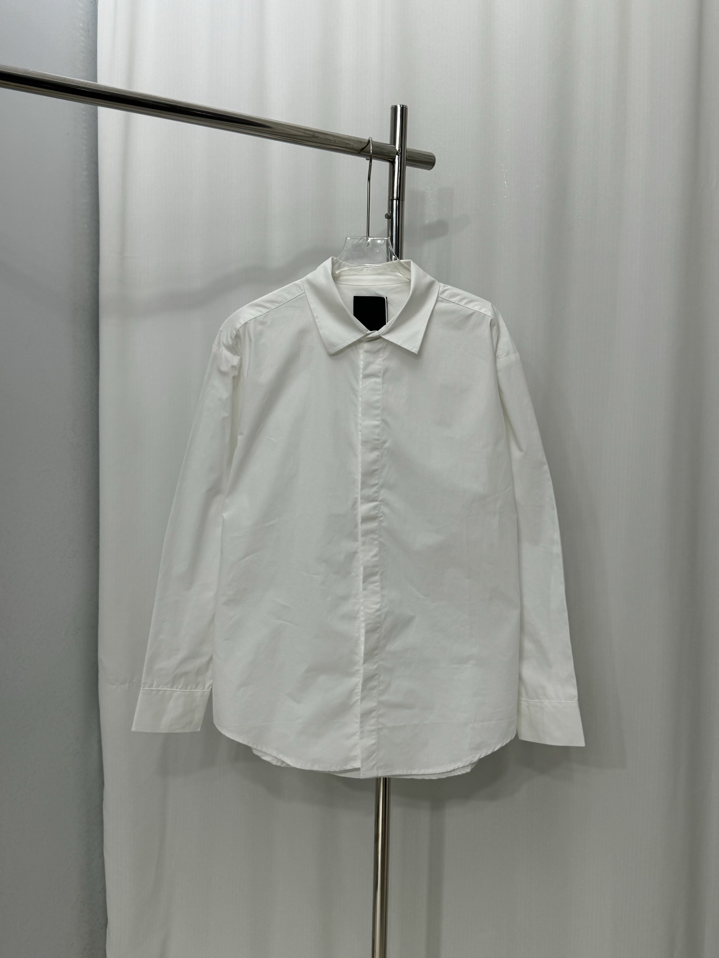 GVCGivenchy Long Sleeve Button-Down Shirt Solid Color, Slim Fit