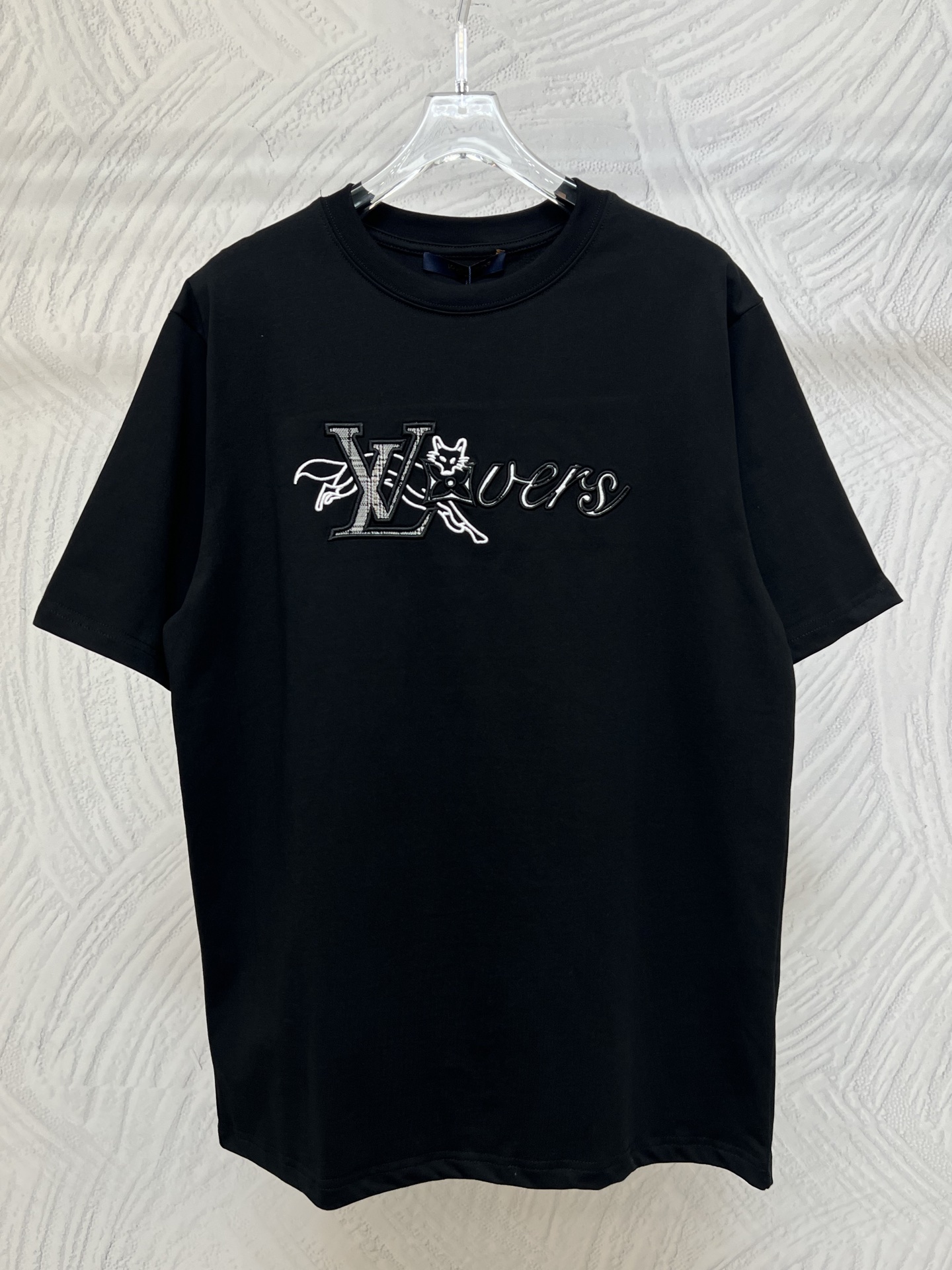 P95 Camiseta de manga corta Louis Vuitton LV con letras bordadas en relieve ✅ Algodón de alta calidad de 300g después d…