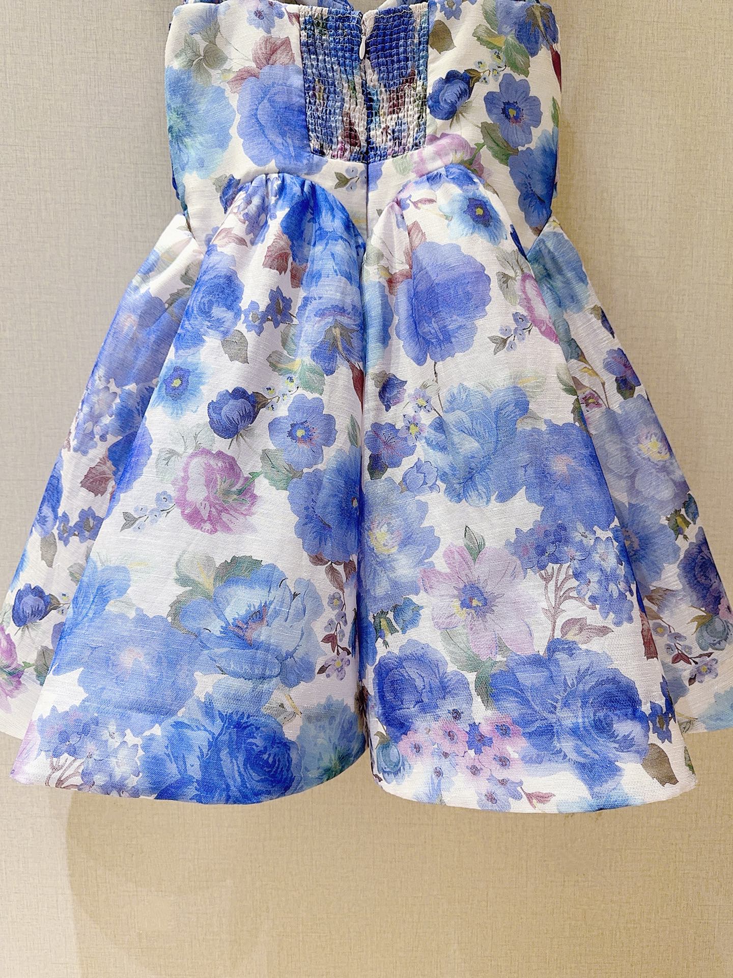 ZIMMERM*A*N*N 26新品上架啦🆕❤️……短款迷你连衣裙👗，选用丝麻欧根纱面料制成，采用心形领