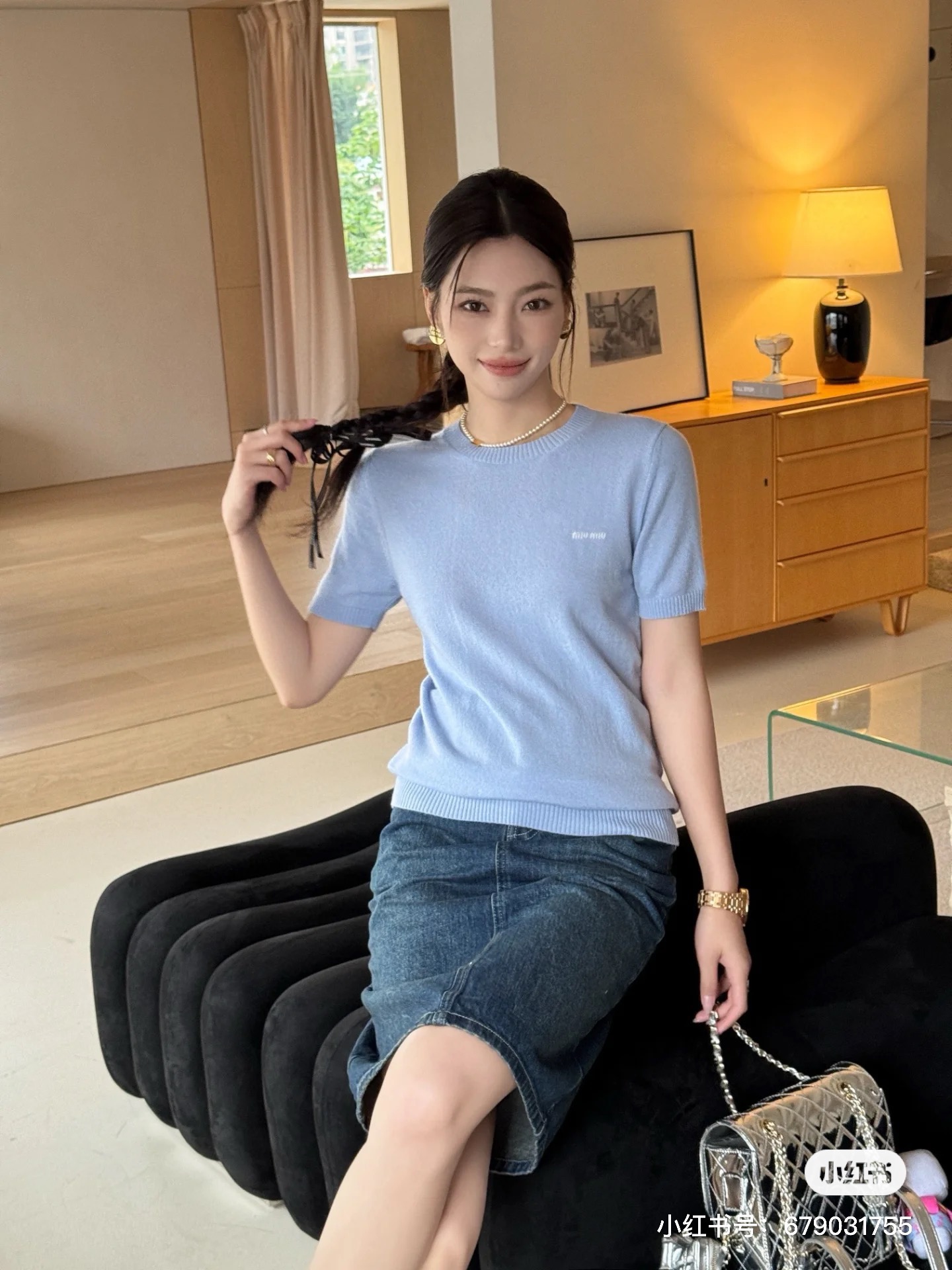 🆕 💰95
M122#Miumiu缪缪•新款现货小提花golo开衫羊毛针织短袖毛衣 ✅✅✅现货 品质保证 随意对比
Size：S M L 
颜色：咖啡 浅蓝 灰色 黑色 军绿 玫红 杏色 红色 紫色 黄色 宝蓝