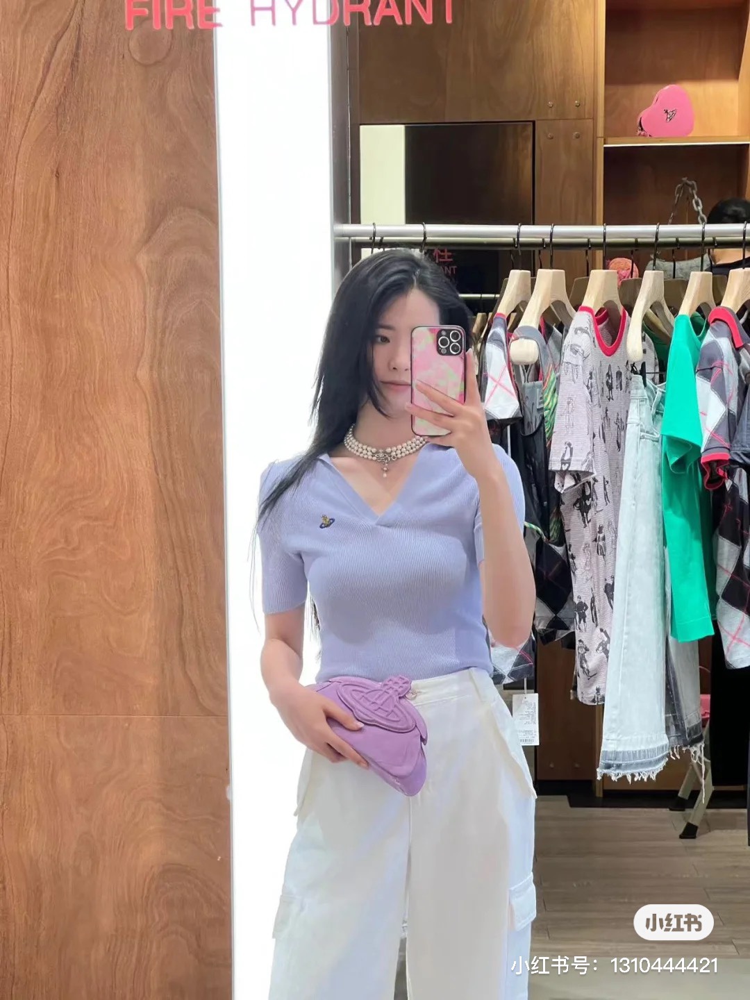   🆕 💰75
M214#VivienneWestWood薇薇安西太后•🇰🇷25ss新款针织短袖 ✅✅✅现货 专注品质 随意对比
Size：S M L 
颜色：黑色 蓝色 紫色
