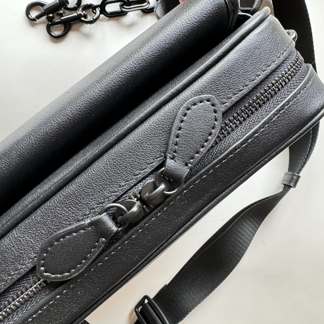 Coach 新款 CR725 CR720新款男包charter24翻盖斜挎相机包头层牛皮flat链条大号邮差包尺寸24*17*8cm