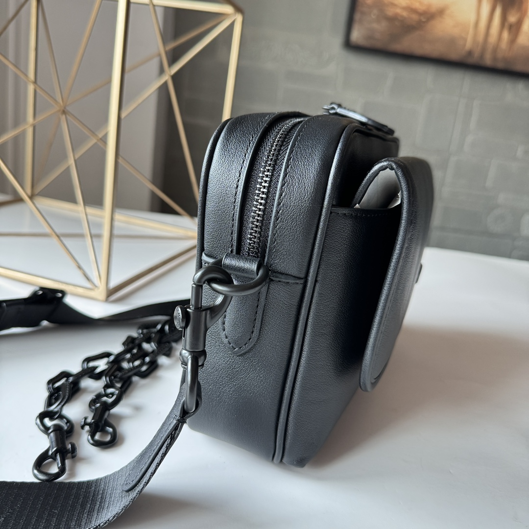 Coach 新款 CR725 CR720新款男包charter24翻盖斜挎相机包头层牛皮flat链条大号邮差包尺寸24*17*8cm