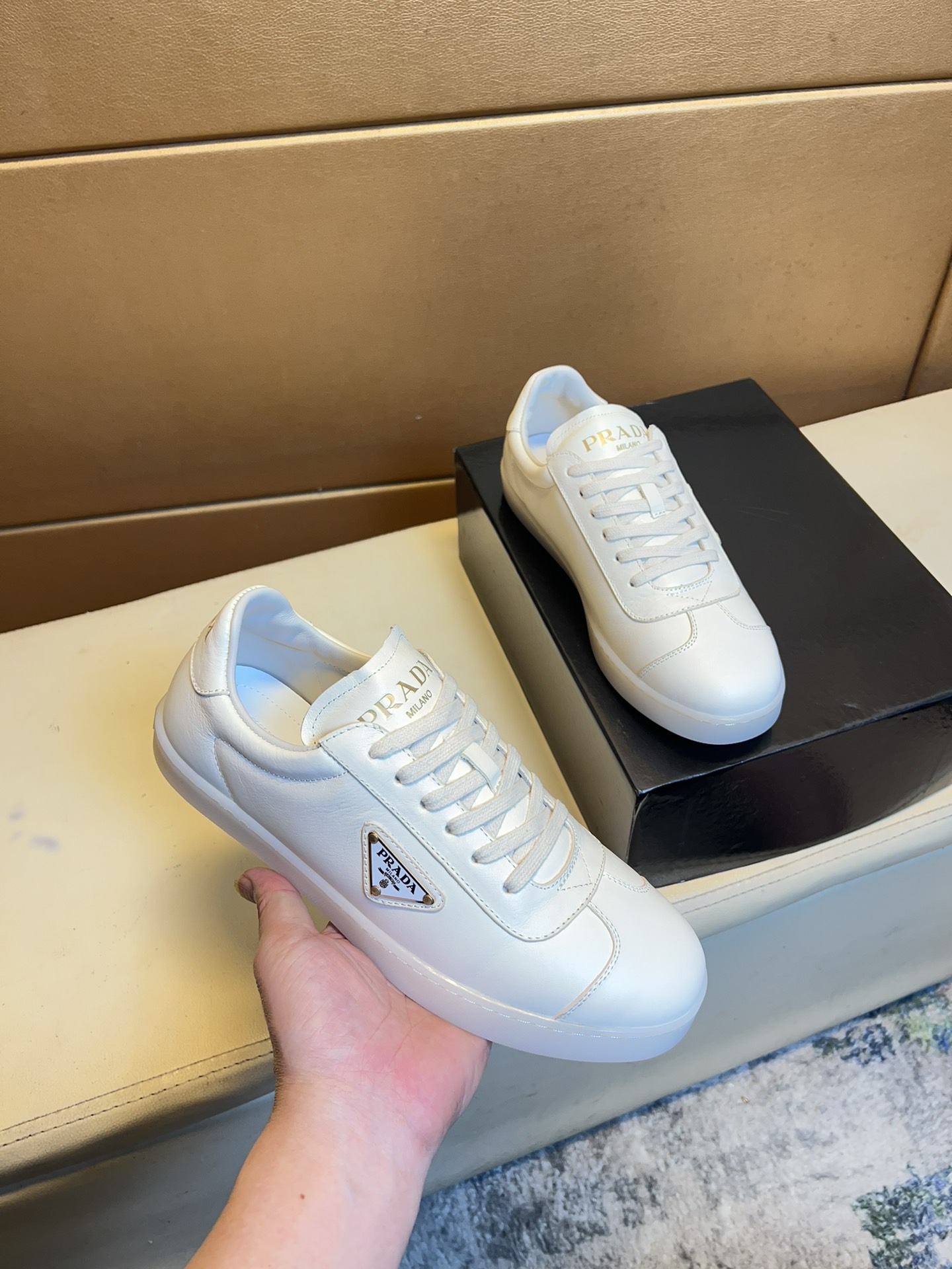 NO:275289,P summer new model (Prada Prada) is mainly popular, avant-garde and versatile fashion men's shoes private version, imported flying woven upper 11 replica... Fashionable and crisp, original imported cowhide foot pad; genuine leather cowhide foot pad, atmospheric personality, more trendy and eye-catching, it will subvert the old concept, must have fashion trendy and fashionable people with you! Be sure to keep it yourself! High-end comfort, large and low, high-end quality making code 38-44,, prada, prada, cowhide19860909p夏季新款（普拉达Prada）主推爆款,前卫百搭时尚男鞋私版开模,进口飞织鞋面11复刻..时尚干脆、原版进口牛皮垫脚；真皮牛皮垫脚,大气个性更潮更抢眼更追求档次,它将颠覆旧念,与您共度时尚潮人必备! 必自留 ! 高大上的舒适大低,高端品质做码数38-44,,prada,prada,cowhide,Men's shoes