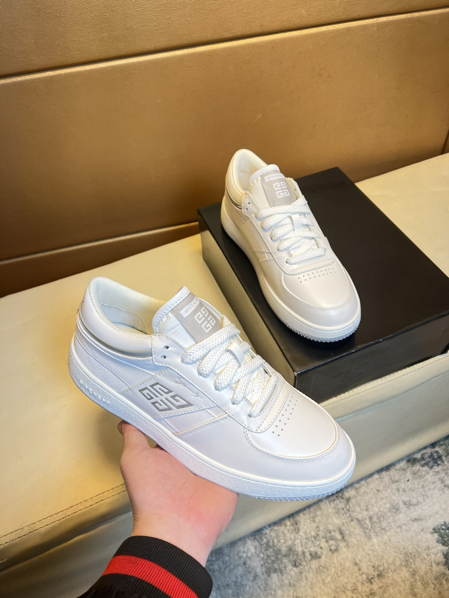 NO:284480,【GIVENCHY】Givenchy - High-end quality Original single - Upper; Napa calfskin, reverse velvet calfskin, shoe body silk-print brand logo - Neili brand network canvas, foot pads; water dyed cowhide - Ultra-light TPR·rubber; Two-color molded outsole - Ultra-high quality control·fine workmanship highlighted (high-end, noble, grade) -Size 39-44 (38,45, custom made),, givennchy, given,cowhide19860909【GIVENCHY】纪梵希 -高端品质 原单 -鞋面；纳帕小牛皮、反绒小牛皮、鞋身丝印品牌logo -内里品牌网帆布,垫脚；水染牛皮 -大底超轻TPR·橡胶; 双色成型大底 -超高品控·做工精细凸显(高端·贵气·档次) -Size 39-44（38,45,可订做),,givenchy,givenchy,cowhide,Men's shoes