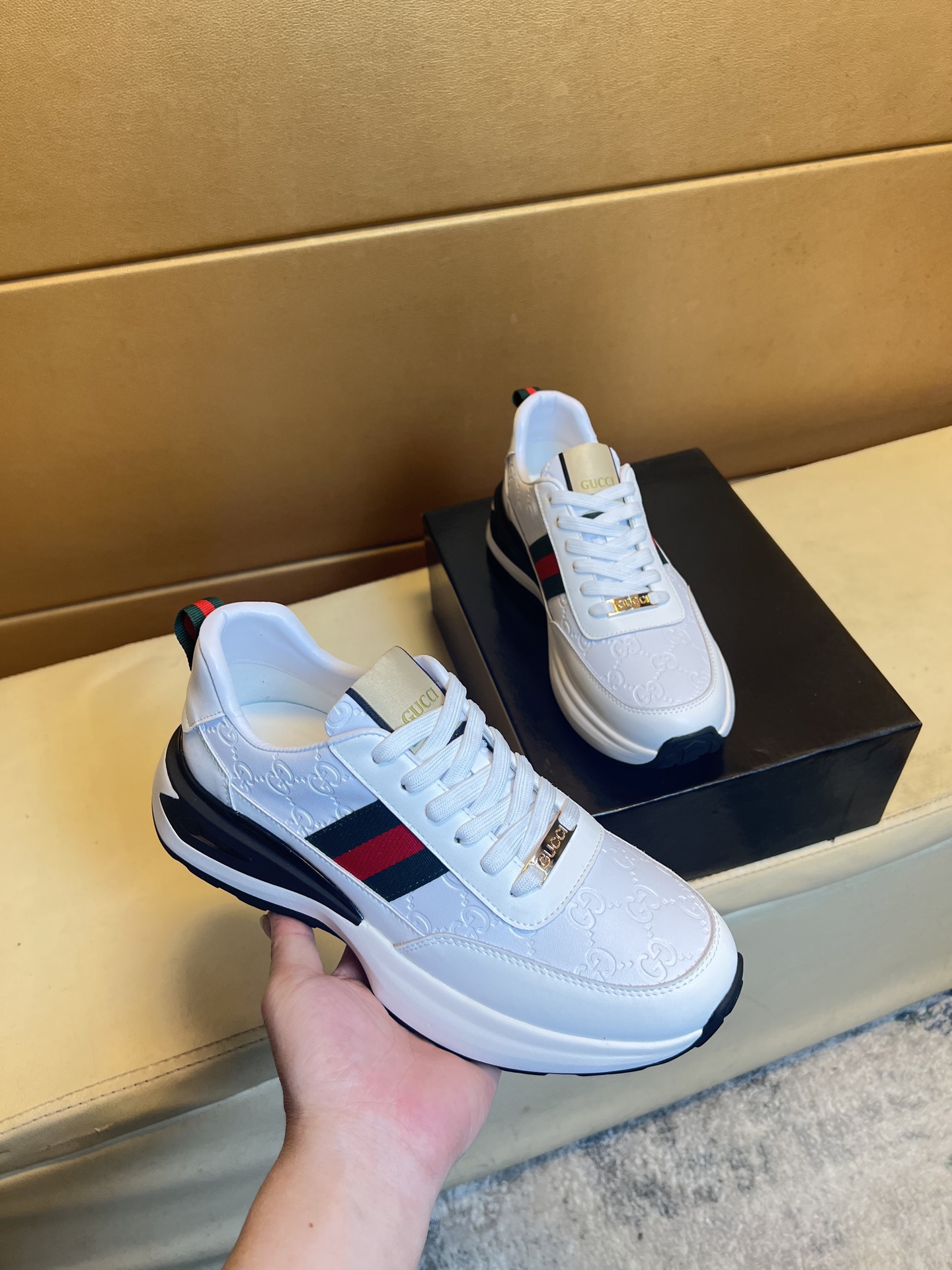 NO:344806,p Guqi original single quality. ~ Unique modern style sports shoes. A must-have for casual shoes for men. Italian imported original brand, imported original cloth with leather, Yangli (refuse to remove and polish the feet) sole original factory special supply original sole, French lazy style design, foot fitting on the original single quality, super comfortable original sole. Just like the real thing shooting is even better, high-quality board shoes, Rui men's shoes size 38-44,, sneakers19860909p古奇 原单品质.～ 独特现代风运动鞋.休闲鞋潮男必备款 意大利进口原版品牌,进口原版布配皮,羊里（拒绝脱色磨脚）鞋底原厂特供原版底,法国懒人风格设计 贴脚 在贴原单品质 超舒服原版底 .就好像实物拍摄实物更赞 ,高品质板鞋,瑞 男鞋码数38-44,,sneakers,Men's shoes