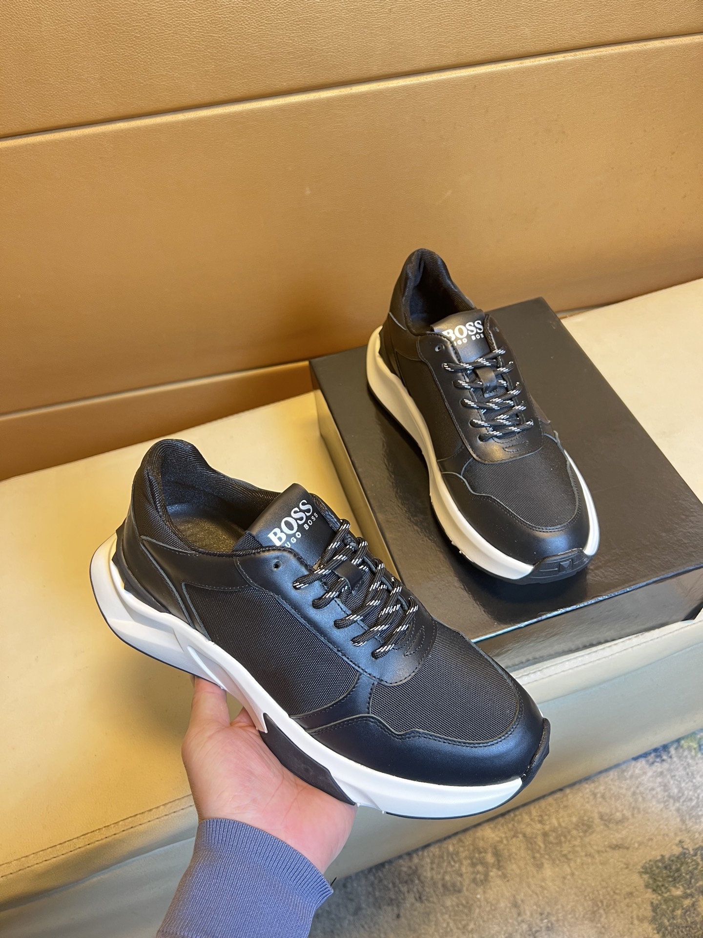 NO:280653,P original single quality exclusive first boss unique modern style sports shoes. Casual Love original leather Yangli (refuse to remove color and polish the feet) soles are original, super cool, lace-up and walking style design, super comfortable, wear-resistant, non-slip original soles. Just like the real thing is more beautiful, suitable for outdoors, perfect high-quality shoes for driving, Xin Men's shoes size 38-44,,loafers,sneakers,sneakers19860909p原单品质独家首发 boss 独特现代风运动鞋.休闲乐福原版皮 羊里（拒绝脱色磨脚）鞋底原厂特供原版底,超酷 系带走路都带风风格设计 超舒服耐磨防滑原版底 .就好像实物拍摄实物更赞 适合户外,驾车完美高品质板鞋,欣 男鞋码数38-44,,loafers,sneakers,Men's shoes