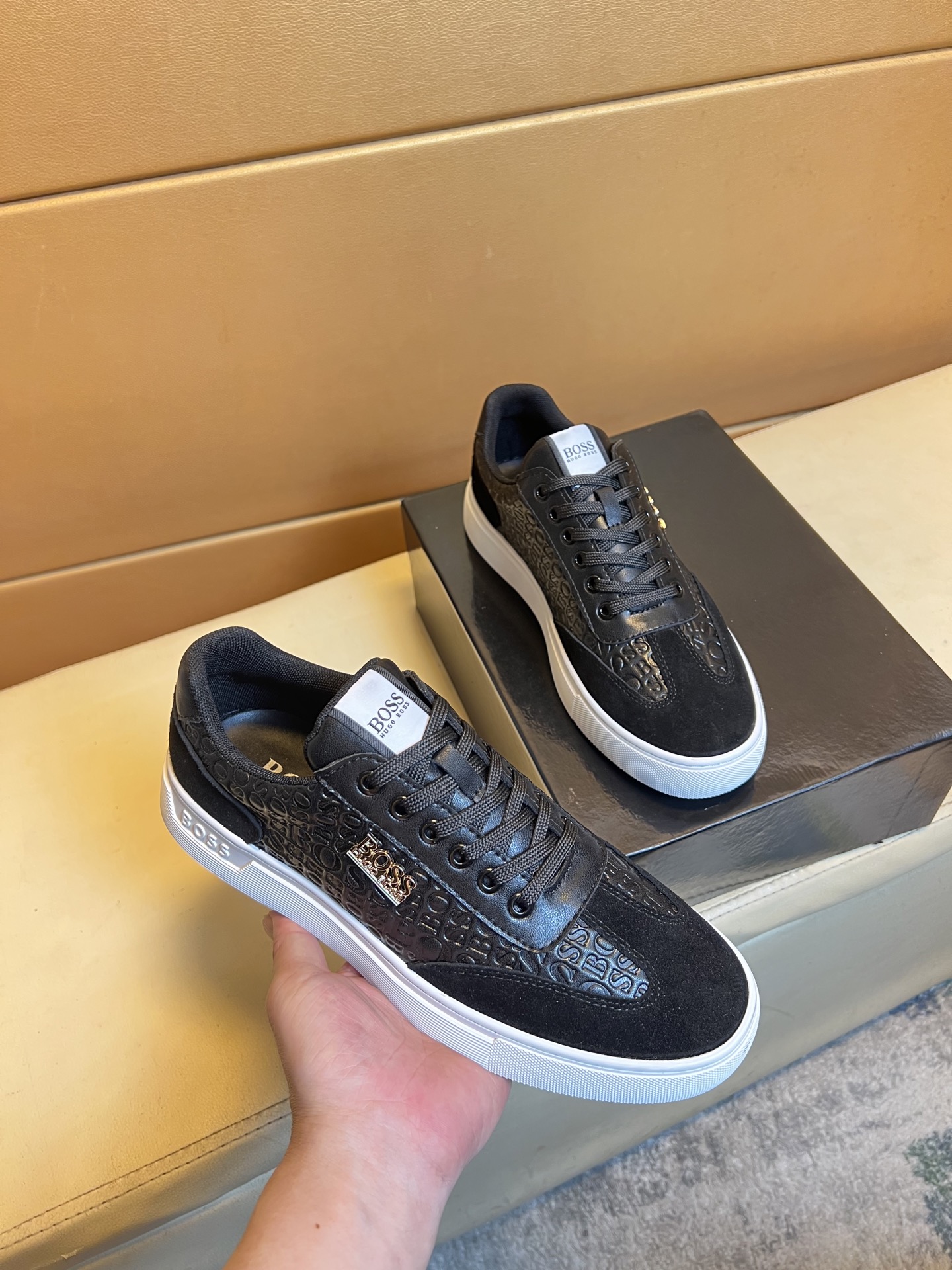 NO:345232,p original single quality exclusive first Louis Vuitton ~ Unique modern style sports shoes. Casual Love original leather Zhuli (refuse to remove color and polish the feet) soles are original, super cool, lace-up and walking style design, super comfortable wear-resistant and non-slip original soles. Just like the real thing is more beautiful, suitable for outdoors, perfect high-quality shoes for driving, men's shoes size 38-44,,louis vuitton,loafers,sneakers19860909p 原单品质独家首发 路易威登～独特现代风运动鞋.休闲乐福原版皮 猪里（拒绝脱色磨脚）鞋底原厂特供原版底,超酷 系带走路都带风风格设计 超舒服耐磨防滑原版底 .就好像实物拍摄实物更赞 适合户外,驾车完美高品质板鞋, 男鞋码数38-44,,louis vuitton,loafers,sneakers,Men's shoes