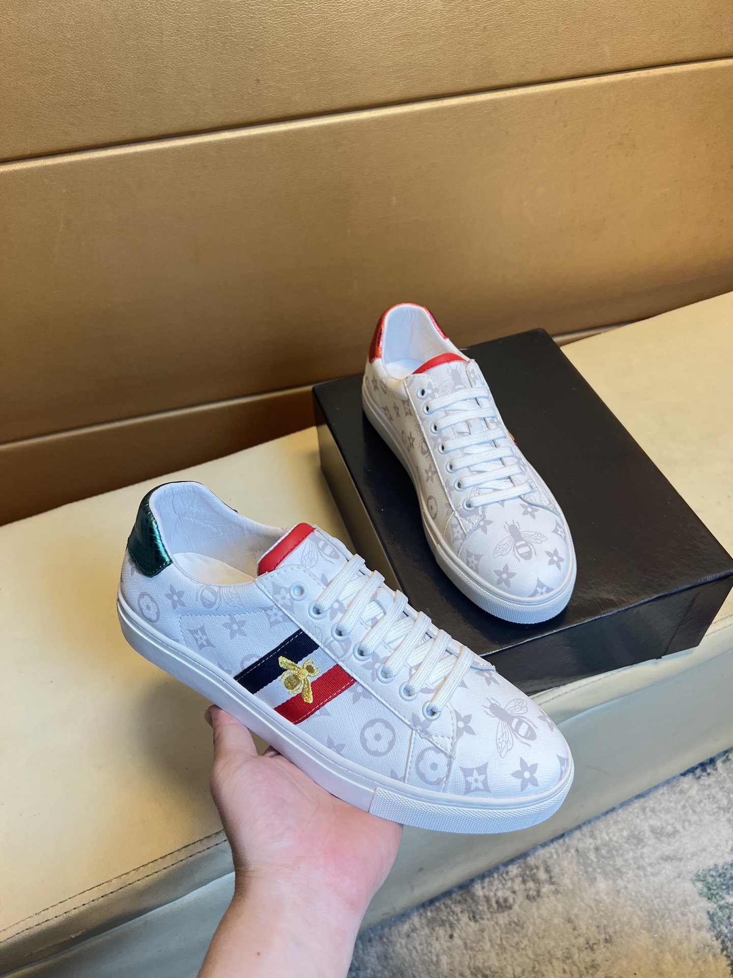 NO:350821,P unique modern style sneakers. Casual internet celebrity is popular, (refuse to remove color and polish the feet) original soles are specially supplied by the original soles, super cool, lace-up and walking style design, super comfortable, wear-resistant, non-slip original soles. Just like real shots, it is more beautiful, suitable for outdoors, perfect for driving, high-quality men's shoes, size 39-44,, sneakers19860909p独特现代风运动鞋.休闲网红火爆开启 ,（拒绝脱色磨脚）鞋底原厂特供原版底,超酷 系带走路都带风风格设计 超舒服耐磨防滑原版底 .就好像实物拍摄实物更赞 适合户外,驾车完美高品质板鞋男鞋码数39-44,,sneakers,Men's shoes