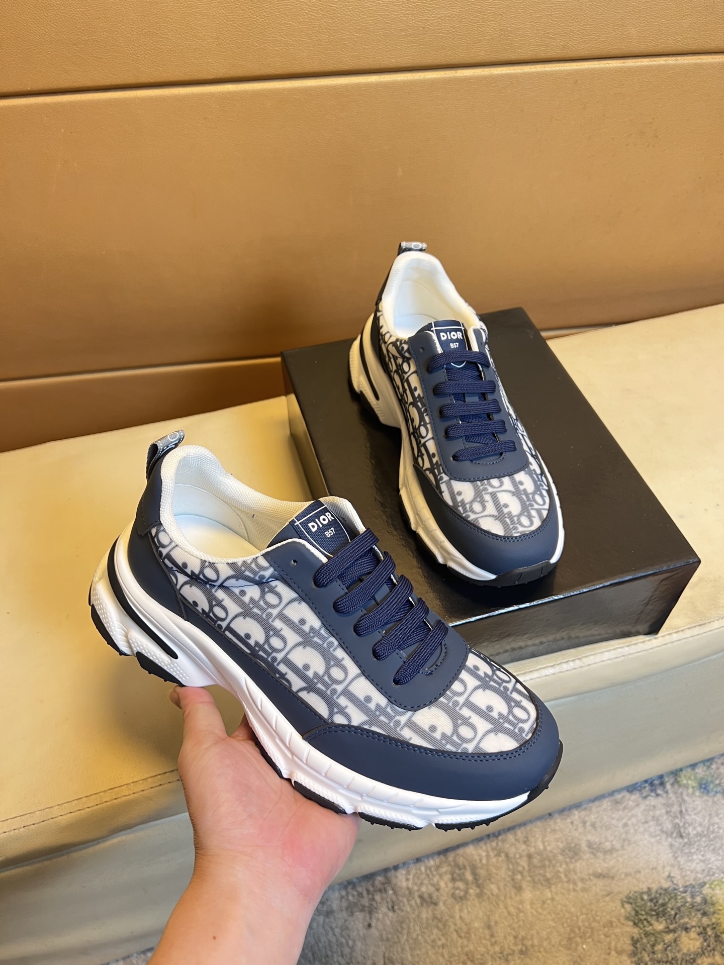 NO:345025,p Dior original single quality. ~ Unique modern style sports shoes. A must-have for casual shoes for men. Italian imported original brand, imported original leather, sheep (refuse to remove and polish the feet) sole factory special original sole, French lazy style design, foot fitting on the original single quality, super comfortable original sole. Just like the real thing is more beautiful, high-quality shoes wan men's shoes size 38-44,,dior,sneakers19860909p迪奥原单品质.～ 独特现代风运动鞋.休闲鞋潮男必备款 意大利进口原版品牌,进口原版皮,羊里（拒绝脱色磨脚）鞋底原厂特供原版底,法国懒人风格设计 贴脚 在贴原单品质 超舒服原版底 .就好像实物拍摄实物更赞 ,高品质板鞋 wan男鞋码数38-44,,dior,sneakers,Men's shoes