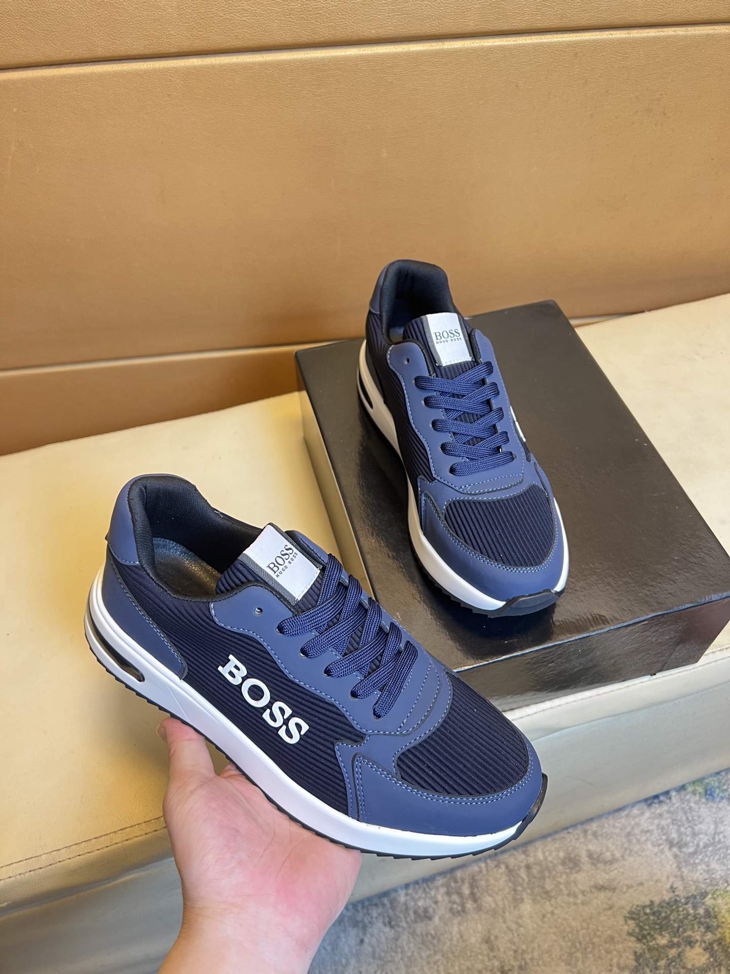 NO:532589,pBoss original single quality. ~ Unique modern style sports shoes. A must-have for casual shoes for men. Italian imported original brand, imported original leather, sheep (refuse to remove and polish the feet) sole is specially supplied with original sole, French lazy style design, foot fitting on the original quality, super comfortable original sole. Just like the real thing is more beautiful, high-quality shoes, red men's shoes size 38-44,, sneakers19860909pBoss原单品质.～ 独特现代风运动鞋.休闲鞋潮男必备款 意大利进口原版品牌,进口原版皮,羊里（拒绝脱色磨脚）鞋底原厂特供原版底,法国懒人风格設計 贴脚 在贴原单品质 超舒服原版底 .就好像实物拍摄实物更赞 ,高品质板鞋,红 男鞋码数38-44,,sneakers,Men's shoes