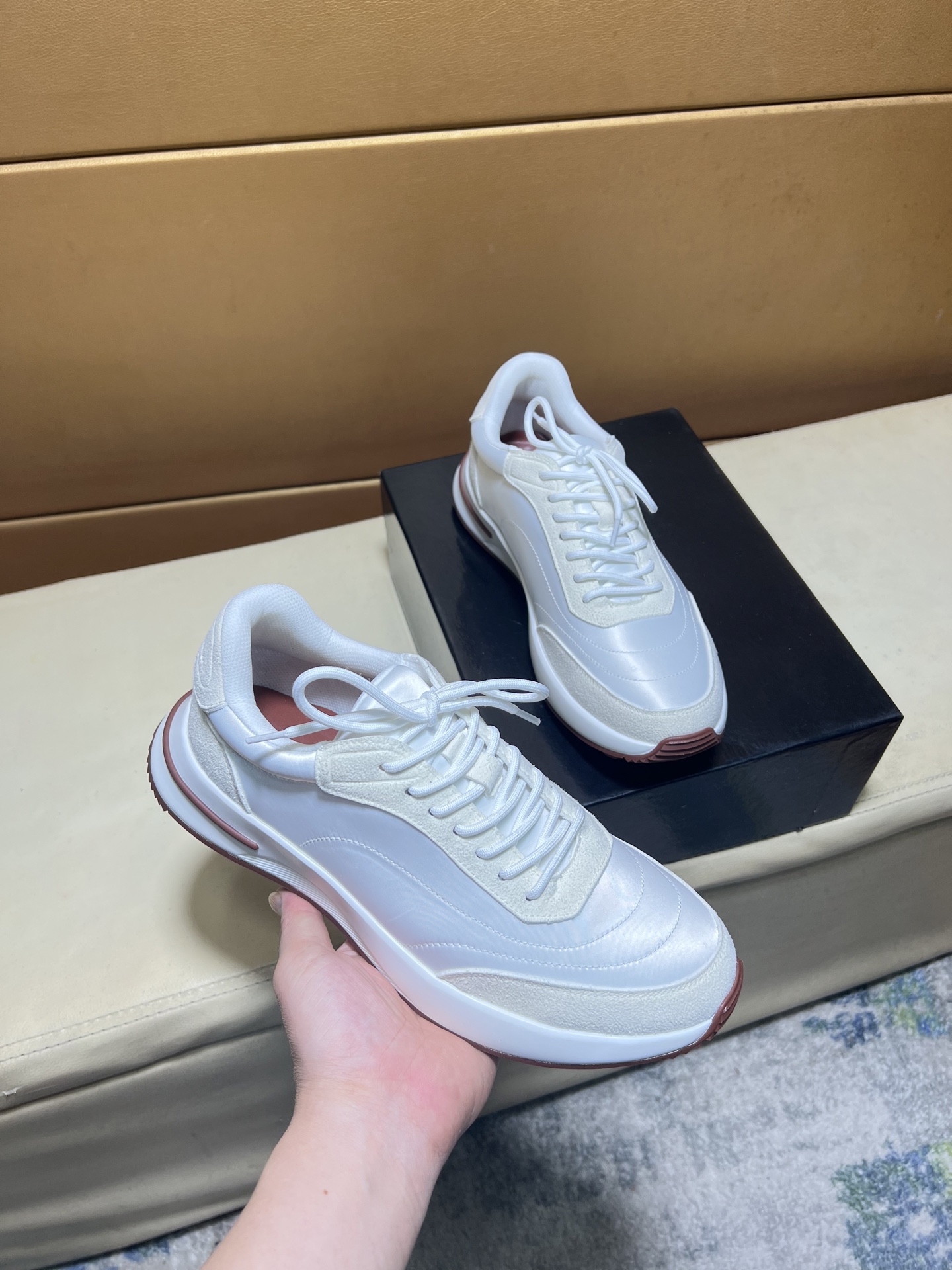 NO:352731,pLP ~ original single quality. ~ unique modern style sneakers. Fashionable men's must-haves for casual shoes. Italian imported original brand, imported original leather, pig (refuse to remove and polish the feet) soles are specially supplied with original air cushion soles, French lazy style design, foot fitting on the original single quality, super comfortable original soles. Just like the real thing is more beautiful, high-quality board shoes, Xin Men's shoes size 38-44 (7 colors available), loro piano, sneakers19860909pLP～原单品质.～ 独特现代风运动鞋.休闲鞋潮男必备款 意大利进口原版品牌,进口原版皮,猪里（拒绝脱色磨脚）鞋底原厂特供原版气垫底,法国懒人风格设计 贴脚 在贴原单品质 超舒服原版底 .就好像实物拍摄实物更赞 ,高品质板鞋,欣 男鞋码数38-44（7色可选）,,loro piana,sneakers,Men's shoes