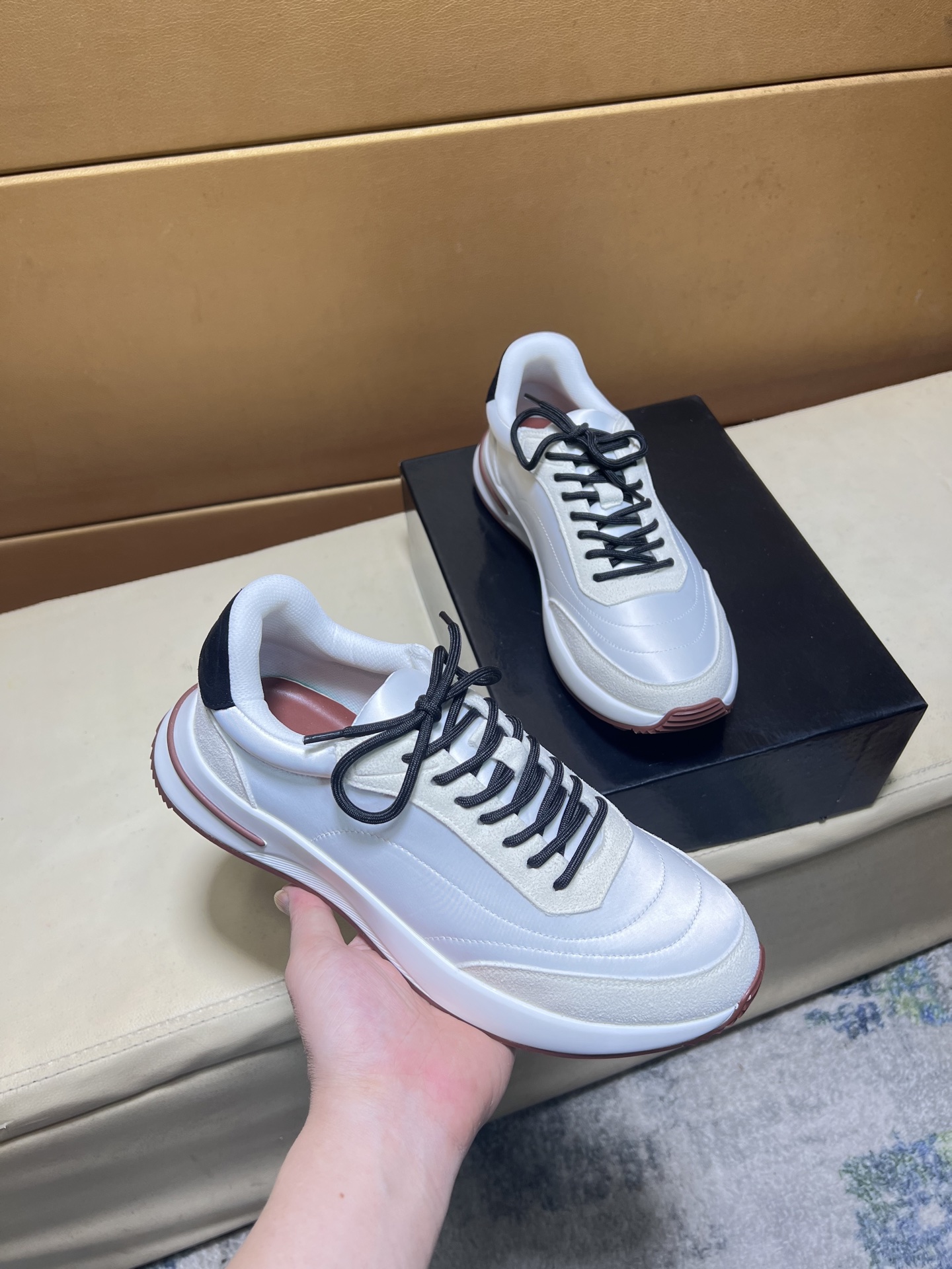 NO:352615,pLP ~ original single quality. ~ unique modern style sneakers. Fashionable men's must-haves for casual shoes. Italian imported original brand, imported original leather, pig (refuse to remove and polish the feet) soles are specially supplied with original air cushion soles, French lazy style design, foot fitting on the original single quality, super comfortable original soles. Just like the real thing is more beautiful, high-quality board shoes, Xin Men's shoes size 38-44 (7 colors available), loro piano, sneakers19860909pLP～原单品质.～ 独特现代风运动鞋.休闲鞋潮男必备款 意大利进口原版品牌,进口原版皮,猪里（拒绝脱色磨脚）鞋底原厂特供原版气垫底,法国懒人风格设计 贴脚 在贴原单品质 超舒服原版底 .就好像实物拍摄实物更赞 ,高品质板鞋,欣 男鞋码数38-44（7色可选）,,loro piana,sneakers,Men's shoes