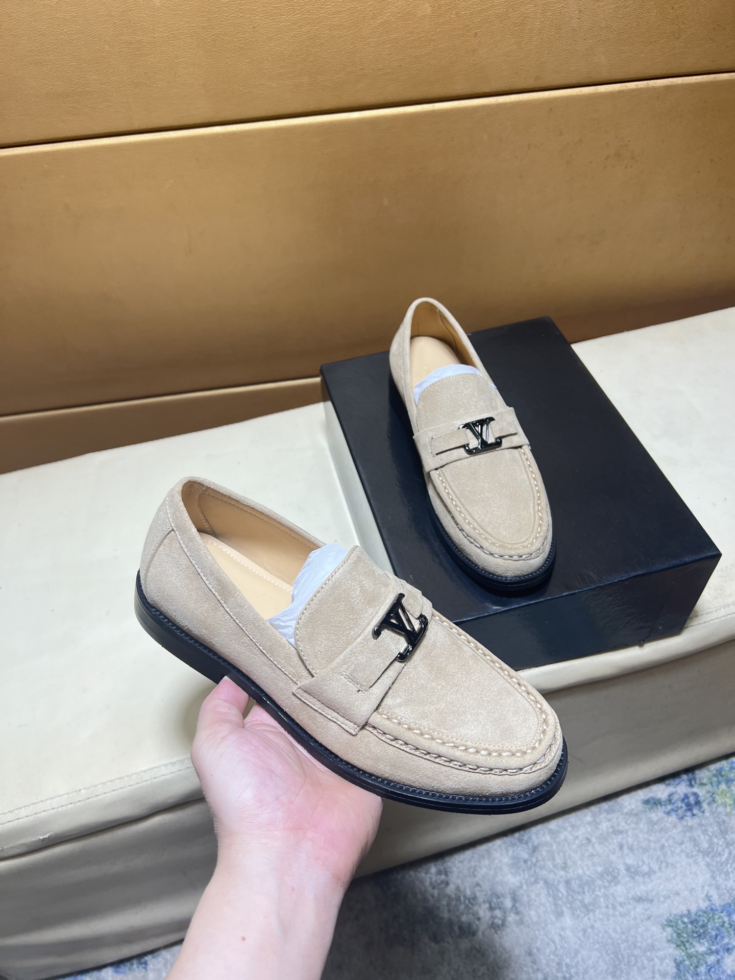 NO:356431,p Niuli·Exclusive first launch·Louis Vuitton~unique modern style sneakers. Counter purchasing casual leather shoes. Italian imported original bright leather Niuli (refuse to remove color and grind feet) soles are originally specially supplied with original soles, super cool, lace-up and walking style design, super comfortable, wear-resistant, non-slip original soles. Just like the real thing is more beautiful, suitable for outdoors, perfect high-quality shoes for driving, men's shoes size 39-44,,louis vuitton,sneakers19860909p 牛里·独家首发·路易威登～独特现代风运动鞋.专柜代购休闲皮鞋 意大利进口原版亮皮 牛里（拒绝脱色磨脚）鞋底原厂特供原版底,超酷 系带走路都带风风格设计 超舒服耐磨防滑原版底 .就好像实物拍摄实物更赞 适合户外,驾车完美高品质板鞋,男鞋码数39-44,,louis vuitton,sneakers,Men's shoes