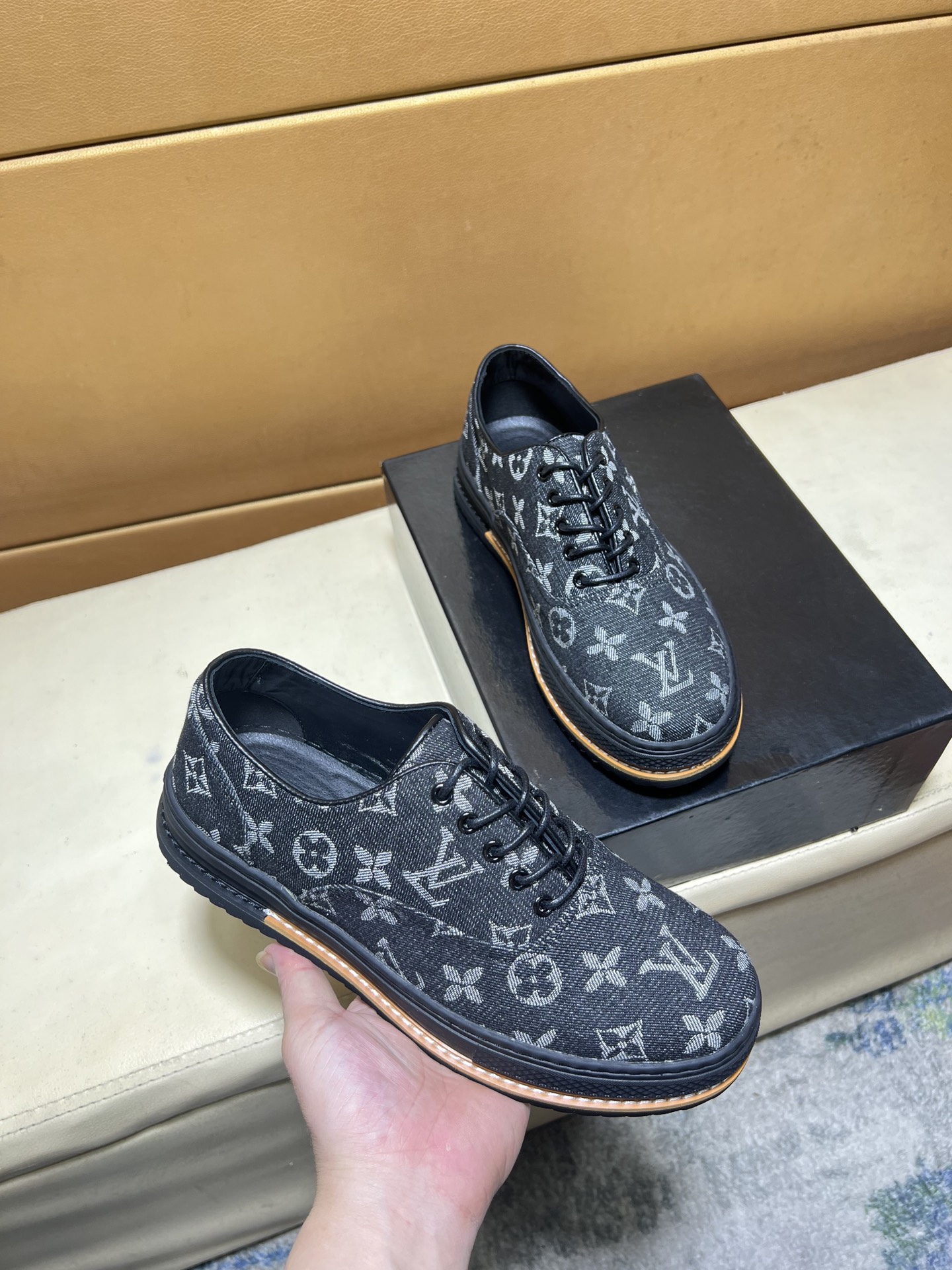 NO:352685,p《Louis vuitton/LV Louis Vuitton》 original single quality. ~ Unique modern style sneakers. Fashionable casual shoes must-have for men. Italian imported original brand, imported original leather, Yangli (refuse to remove and polish the feet) sole original special original sole, French lazy style design, foot fitting on the original single quality, super comfortable original sole. Just like the real thing is more beautiful, high-quality shoes, wan men's shoes size 38-44,, louis vuitton, louis vuitton, louis vuitton, sneakers19860909p《 Louis vuitton/LV 路易威登 》原单品质.～ 独特现代风运动鞋.休闲鞋潮男必备款 意大利进口原版品牌,进口原版皮,羊里（拒绝脱色磨脚）鞋底原厂特供原版底,法国懒人风格设计 贴脚 在贴原单品质 超舒服原版底 .就好像实物拍摄实物更赞 ,高品质板鞋,wan 男鞋码数38-44,,louis vuitton,louis vuitton,louis vuitton,sneakers,Men's shoes