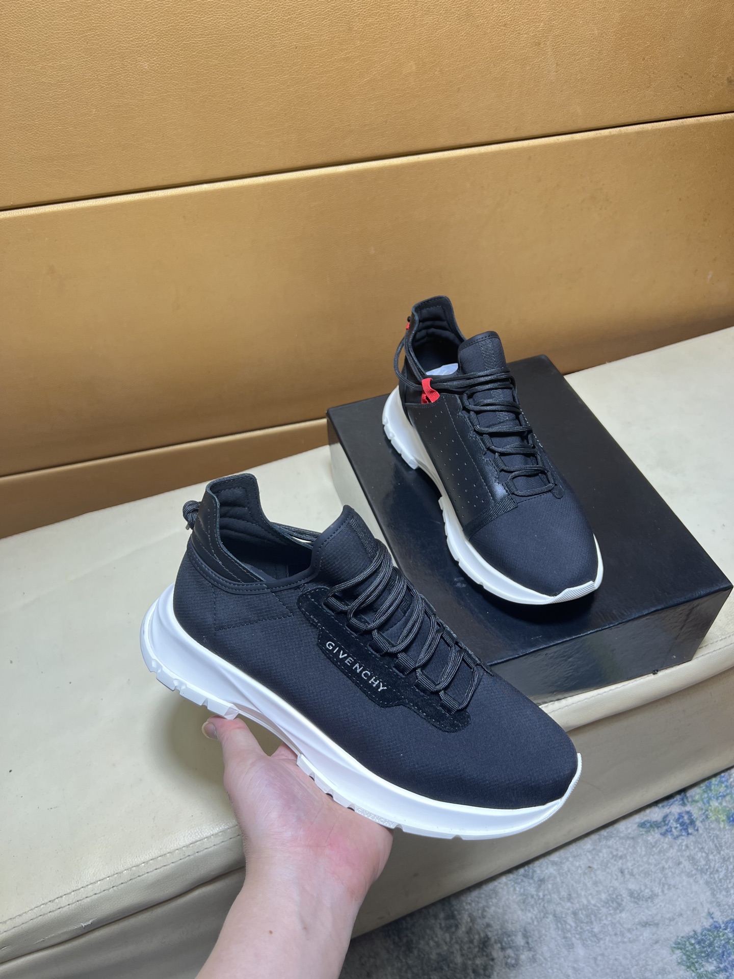 NO:744702,[GIVENCHY] Givenchy - high-end quality original order - upper; nappa calfskin, suede calfskin, silk screen printing of brand logo on shoe body - inner brand mesh canvas, feet; water-dyed cowhide - outsole ultra-light TPR·rubber; two-color molded outsole - ultra-high quality control·fine workmanship highlighted (high-end·luxury·grade) -Size 39-44,,givenchy,givenchy,cowhide19860909【GIVENCHY】纪梵希 -高端品质 原单 -鞋面；纳帕小牛皮、反绒小牛皮、鞋身丝印品牌logo -内里品牌网帆布,垫脚；水染牛皮 -大底超轻TPR·橡胶; 双色成型大底 -超高品控·做工精细凸显(高端·贵气·档次) -Size 39-44,,givenchy,givenchy,cowhide,Men's shoes