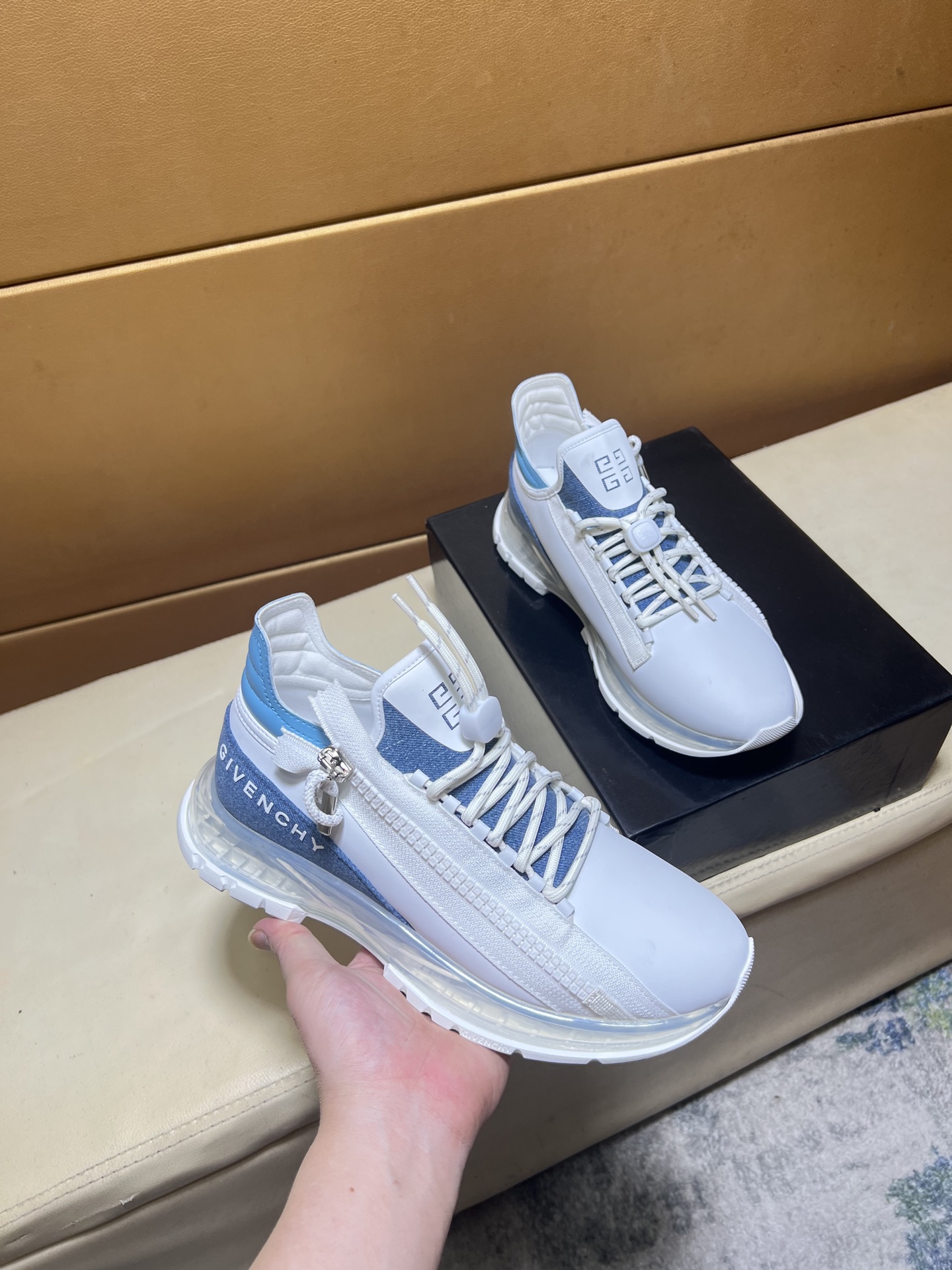 NO:356499,【GIVENCHY】Givenchy - High-end quality Original single - Upper; Napa calfskin, reverse velvet calfskin, shoe body silk-print brand logo - Neili brand network canvas, foot pads; water dyed cowhide - Ultra-light TPR·rubber; Two-color molded outsole - Ultra-high quality control·fine workmanship highlighted (high-end, noble, grade) -Size 39-44,,givenchy,givenchy,cowhide19860909【GIVENCHY】纪梵希 -高端品质 原单 -鞋面；纳帕小牛皮、反绒小牛皮、鞋身丝印品牌logo -内里品牌网帆布,垫脚；水染牛皮 -大底超轻TPR·橡胶; 双色成型大底 -超高品控·做工精细凸显(高端·贵气·档次) -Size 39-44,,givenchy,givenchy,cowhide,Men's shoes