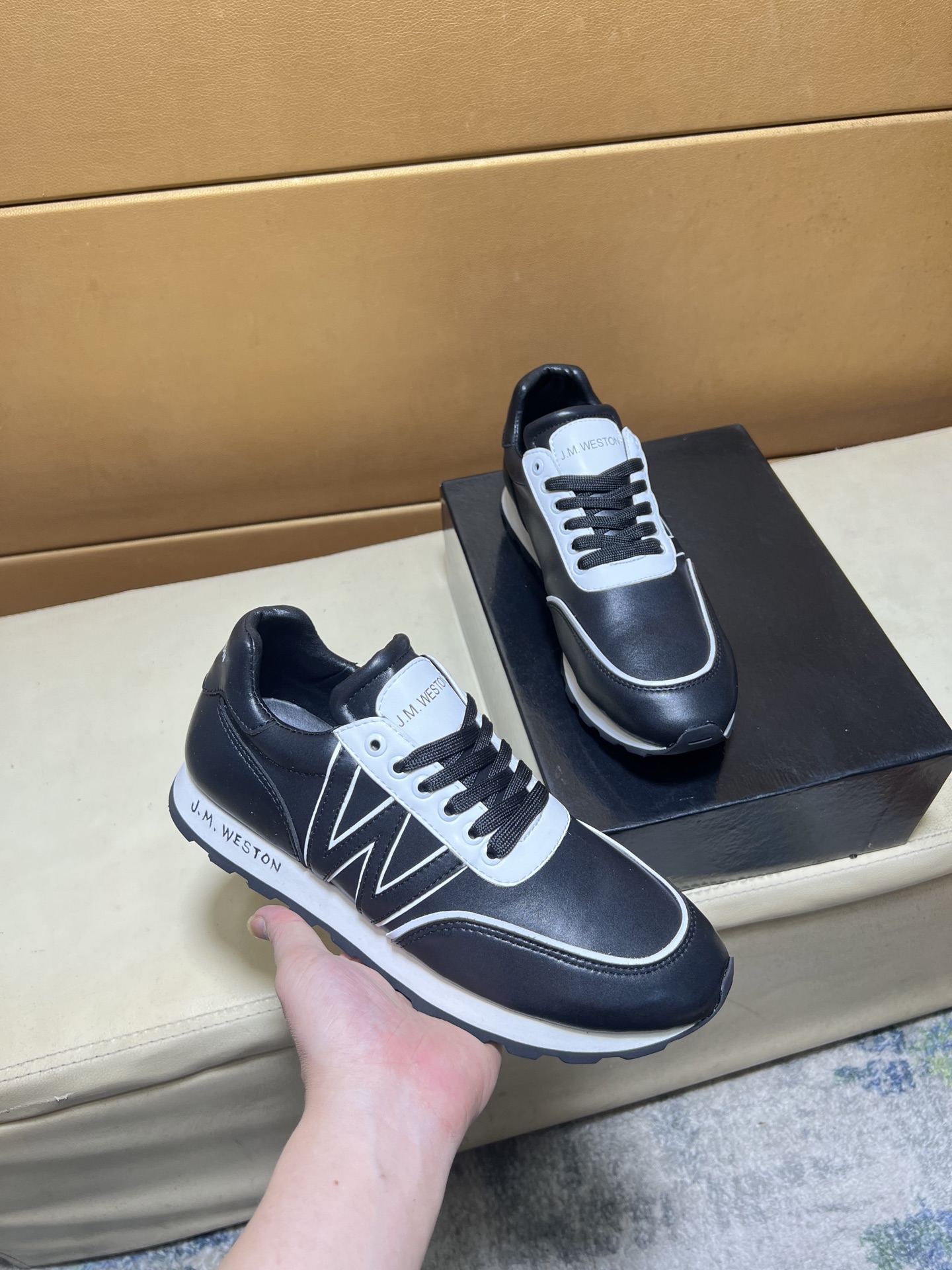 NO:345302,pJMW original single quality. ~ Unique modern style sports shoes. A must-have for casual shoes for men. Italian imported original brand, imported original leather, Yangli (refuse to remove and polish the feet) sole factory special original sole, French lazy style design, foot fitting on the original single quality, super comfortable original sole. Just like the real thing is more beautiful, high-quality shoes, men's shoes size 38-46,, sneakers19860909pJMW原单品质.～ 独特现代风运动鞋.休闲鞋潮男必备款 意大利进口原版品牌,进口原版皮,羊里（拒绝脱色磨脚）鞋底原厂特供原版底,法国懒人风格设计 贴脚 在贴原单品质 超舒服原版底 .就好像实物拍摄实物更赞 ,高品质板鞋 男鞋码数38-46,,sneakers,Men's shoes