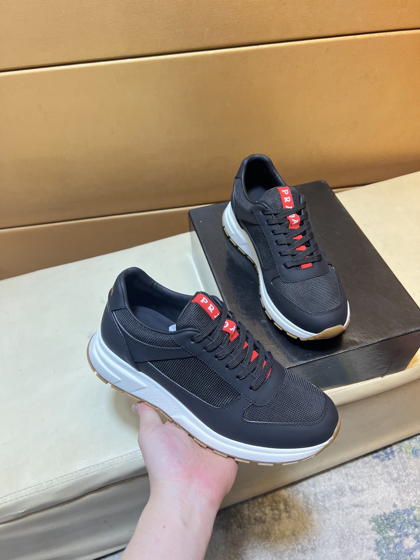 NO:347844,p【PRADA】Prada - High-end quality Original single - Upper silk calfskin, brand canvas cloth, brand metal fasteners - Inner mesh cloth, footbed; Top cowhide - Ultra-light TPU foaming; Molded sole - Ultra-high quality control, fine workmanship highlighted (high-end, noble, grade) -Size 38-44 (45 can be customized) Ming,,prada,prada,cowhide19860909p【 PRADA】普拉达  -高端品质 原单 -鞋面丝绸小牛皮、品牌帆布布匹、品牌金属扣件 -内里网布,垫脚; 顶级牛皮 -大底超轻TPU发泡; 成型大底 -超高品控·做工精细凸显(高端·贵气·档次) -Size 38-44（45可订做) 明,,prada,prada,cowhide,Men's shoes