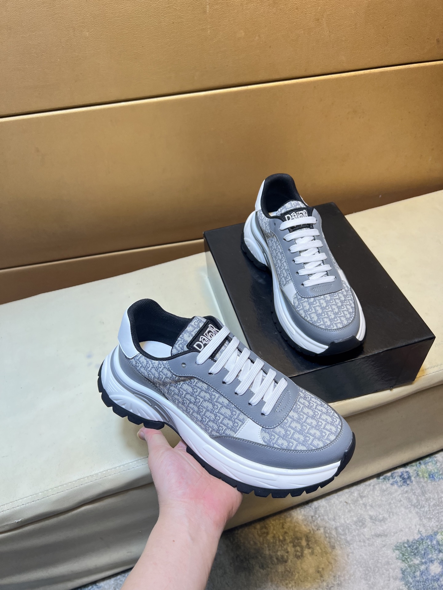 NO:558111,p 'Dior DIAo' top men's purchasing agent 2025HK counters are on sale simultaneously. The original soles are specially provided by the original factory. The exclusive movable molded soles are super comfortable. The original factory is made with the single goods. The details in the sheep's lining determine the quality. We only make shoes with care. You can enter and exit the counter at will. Welcome to compare. Serial number 38-44, dior19860909p《迪奥DIAo》顶级代购男士2025HK专柜同步发售.鞋底原厂特供原版底,独家活动成型底超级舒适,原厂跟单货搭配制作,羊里细节决定品质、我们只为用心做好鞋,可随意进出专柜,欢迎对比 顺码数38-44,,dior,Men's shoes